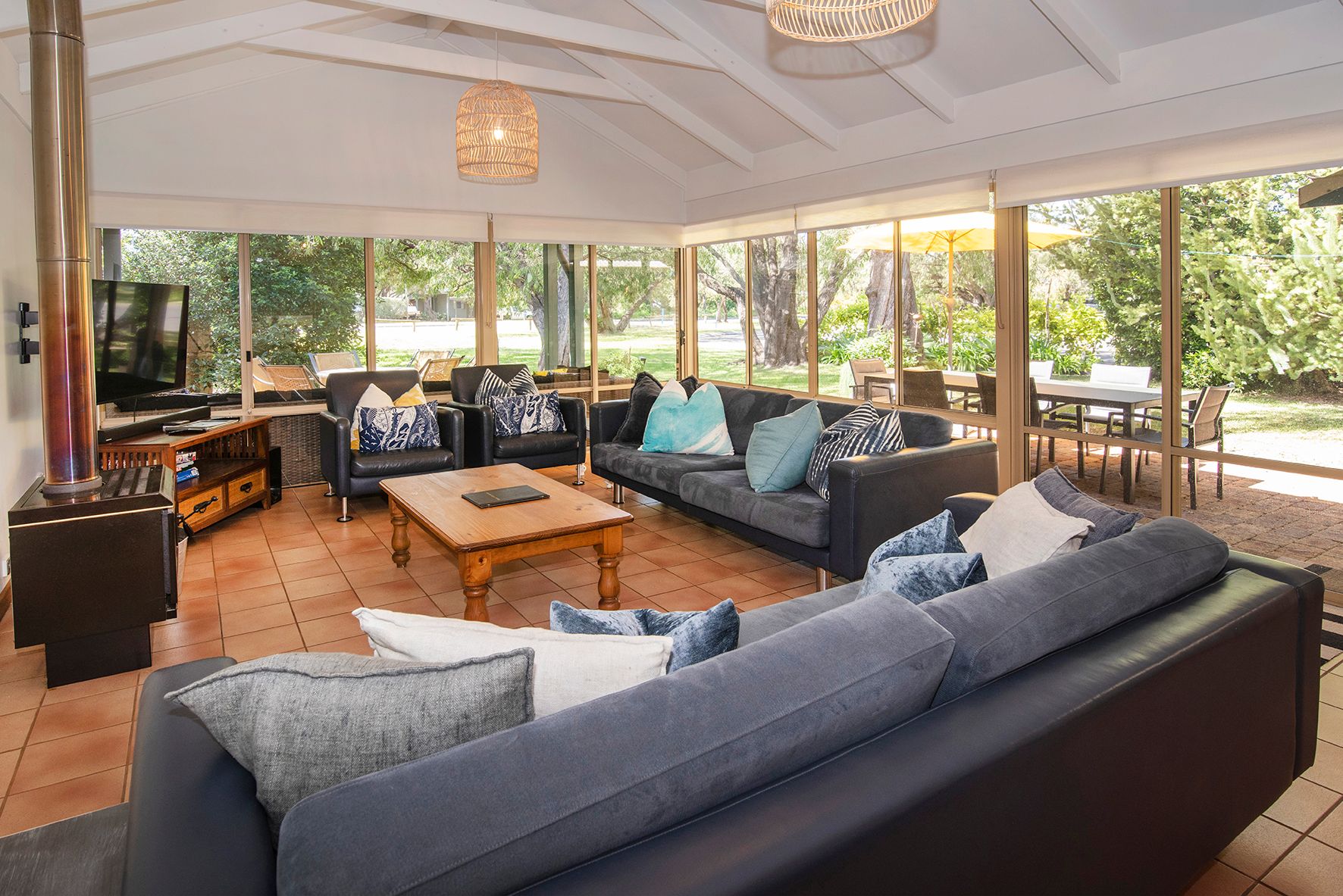 1B Wilson Avenue, Quindalup, WA 6281