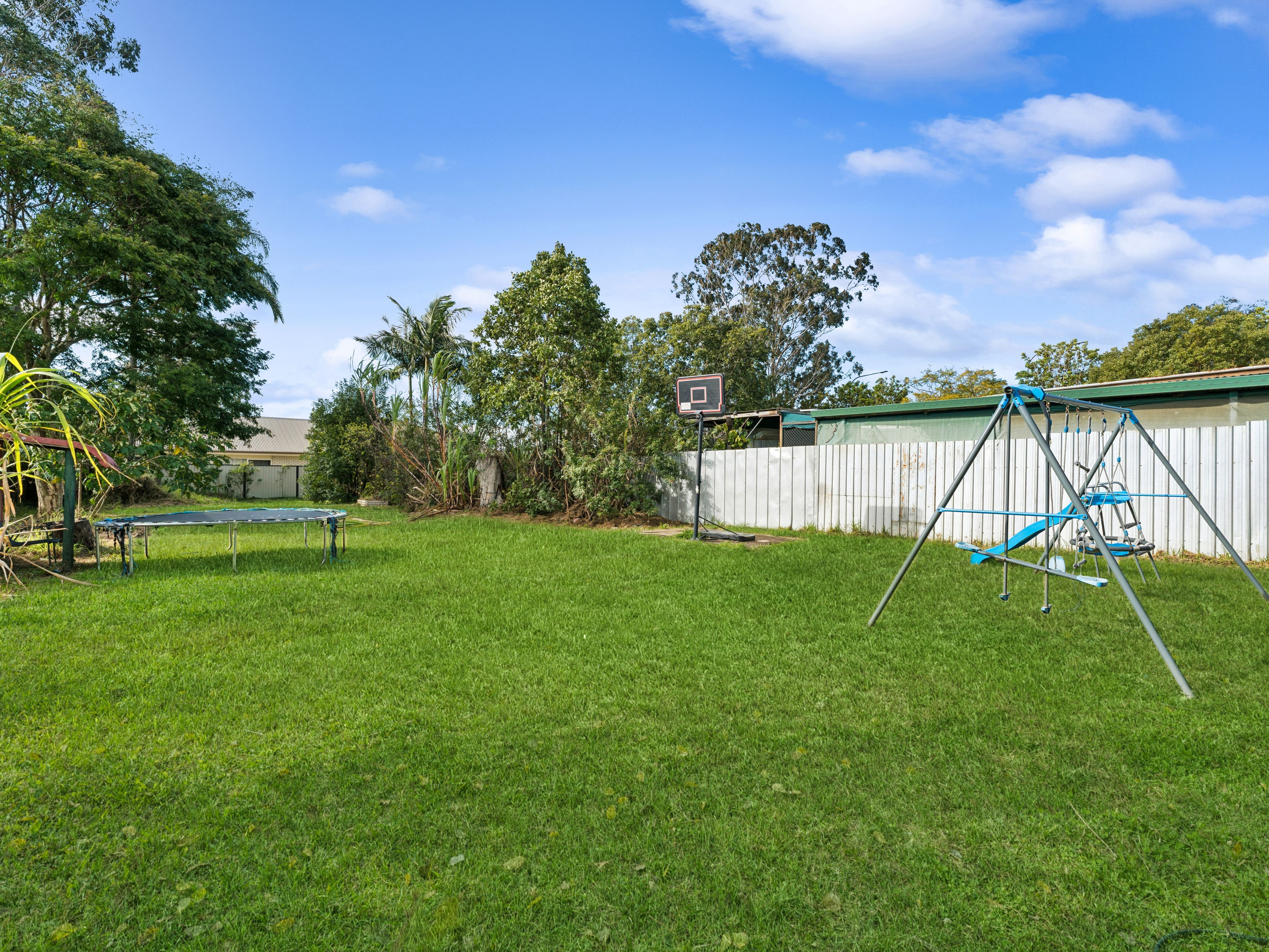 42 Nectarine Street — photo 17 of 22