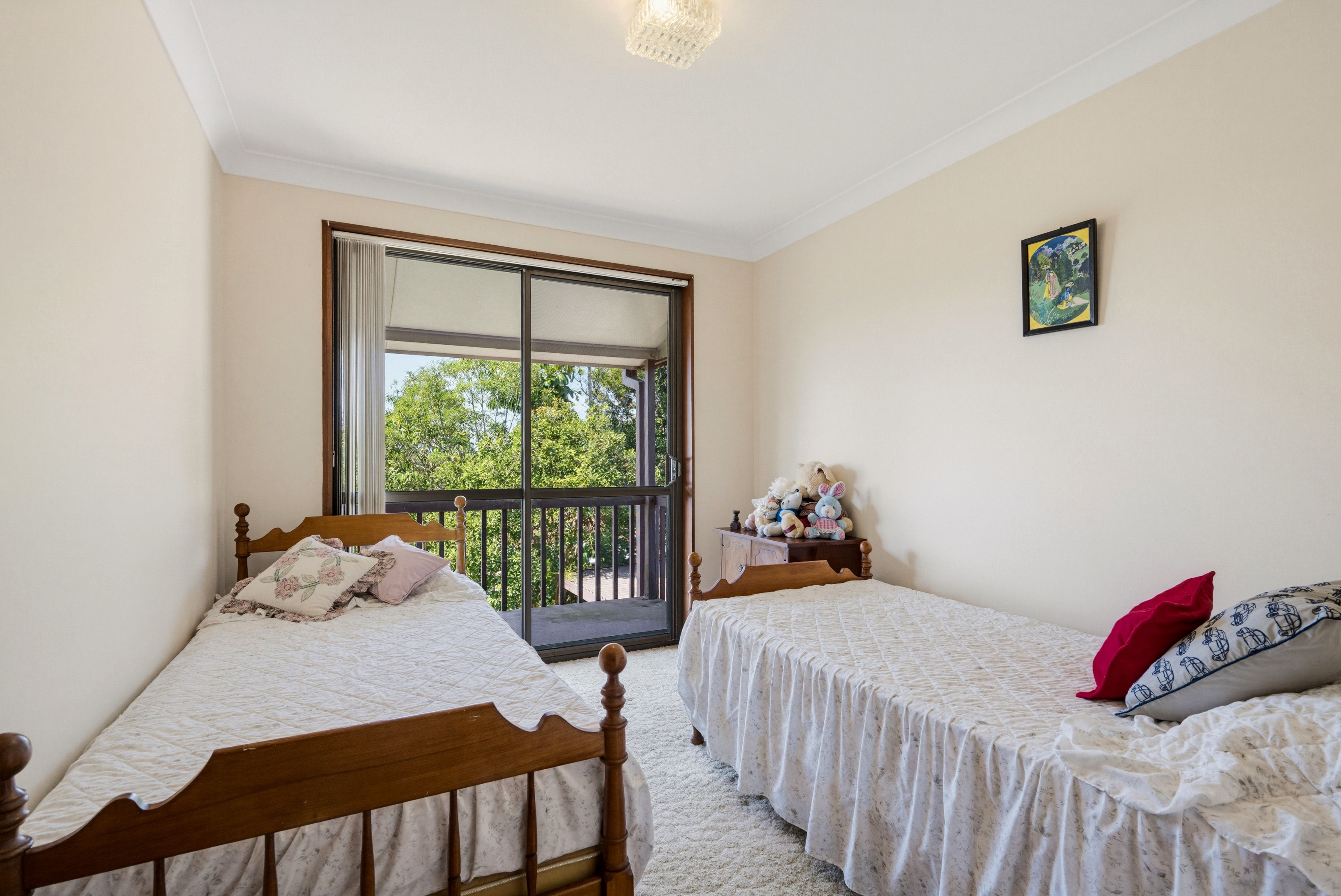 10 Kadina Crescent — photo 10 of 22