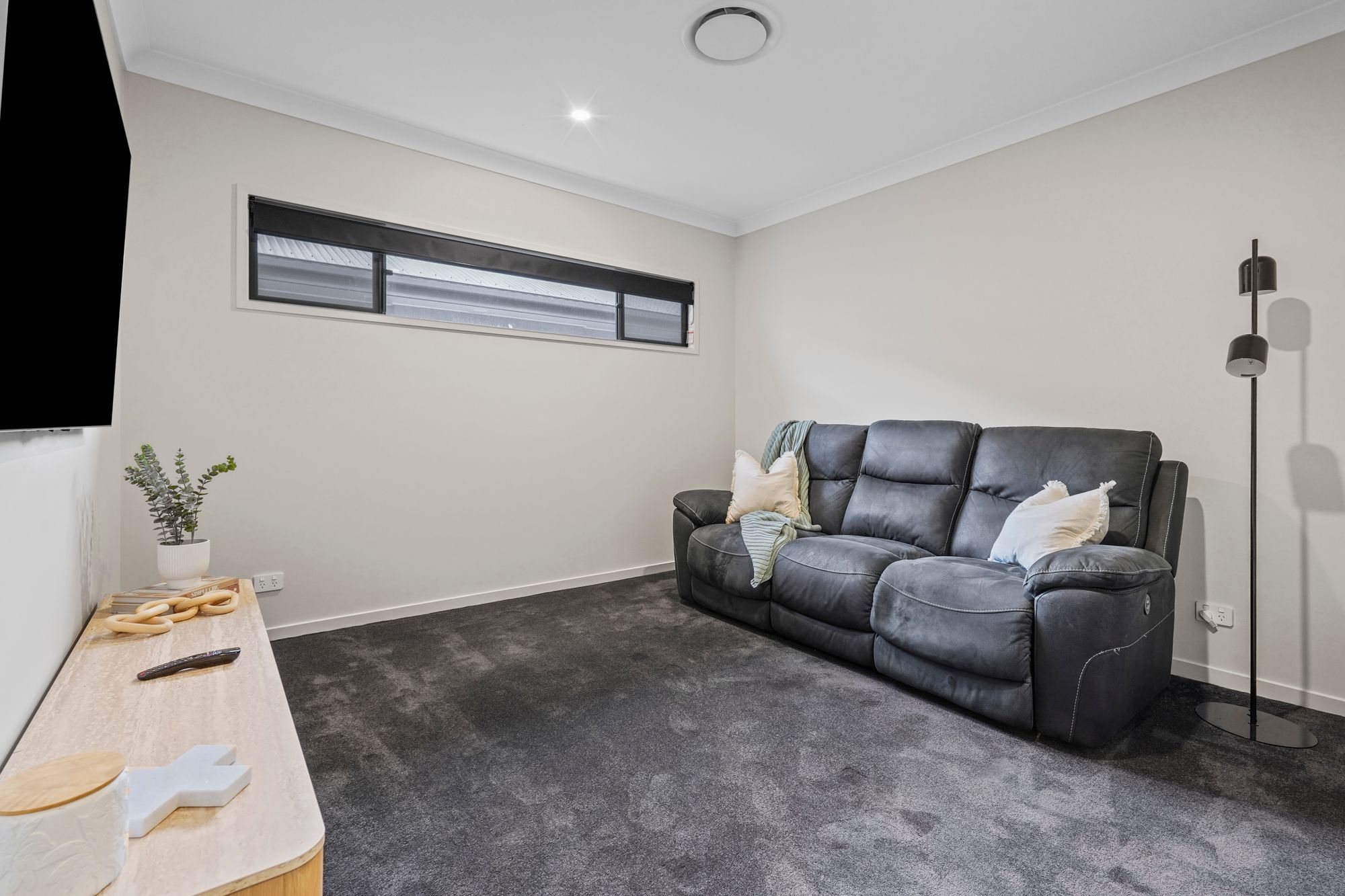 67 Ashwood Circuit — photo 10 of 16