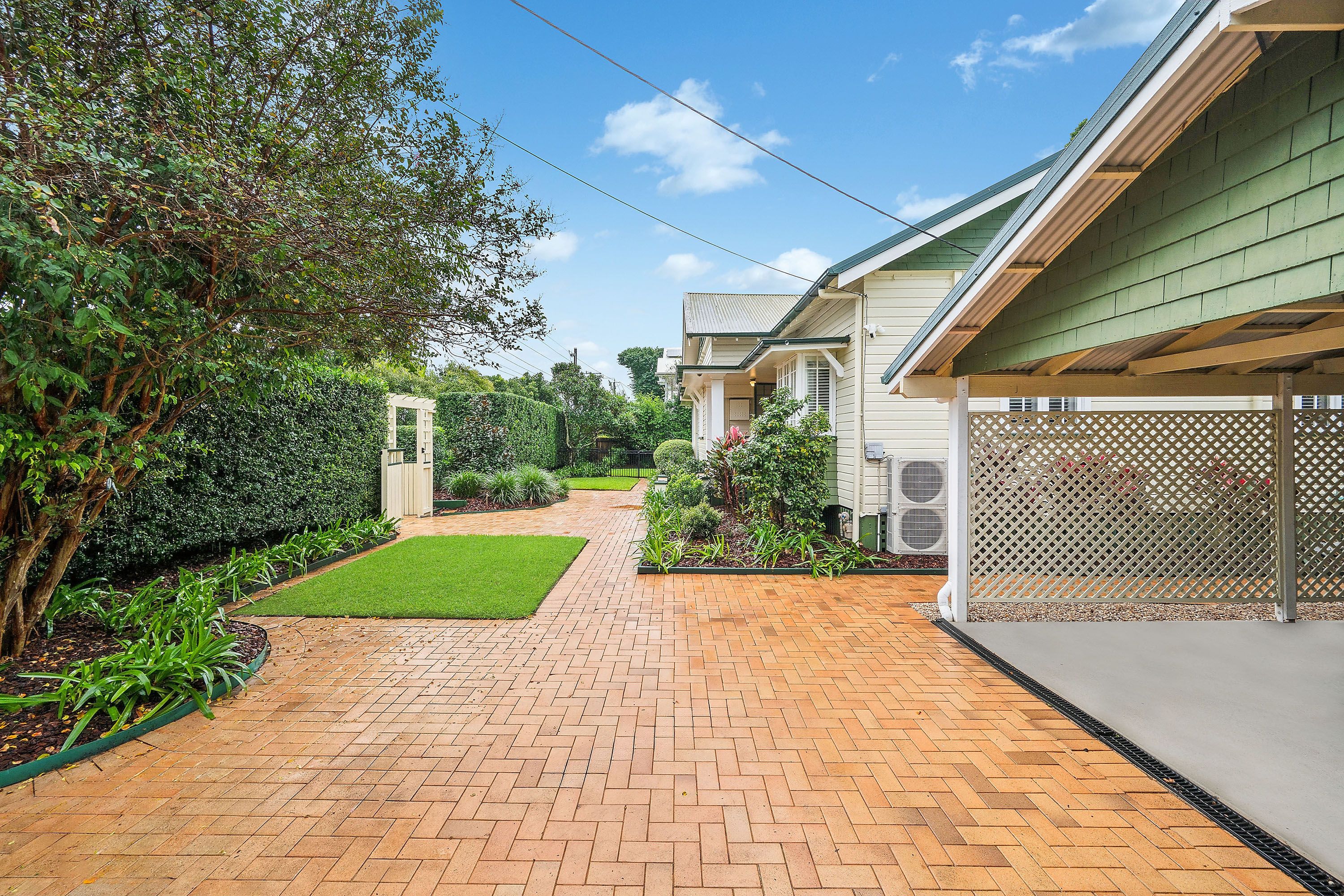 28 Dewar Terrace, Sherwood, QLD 4075