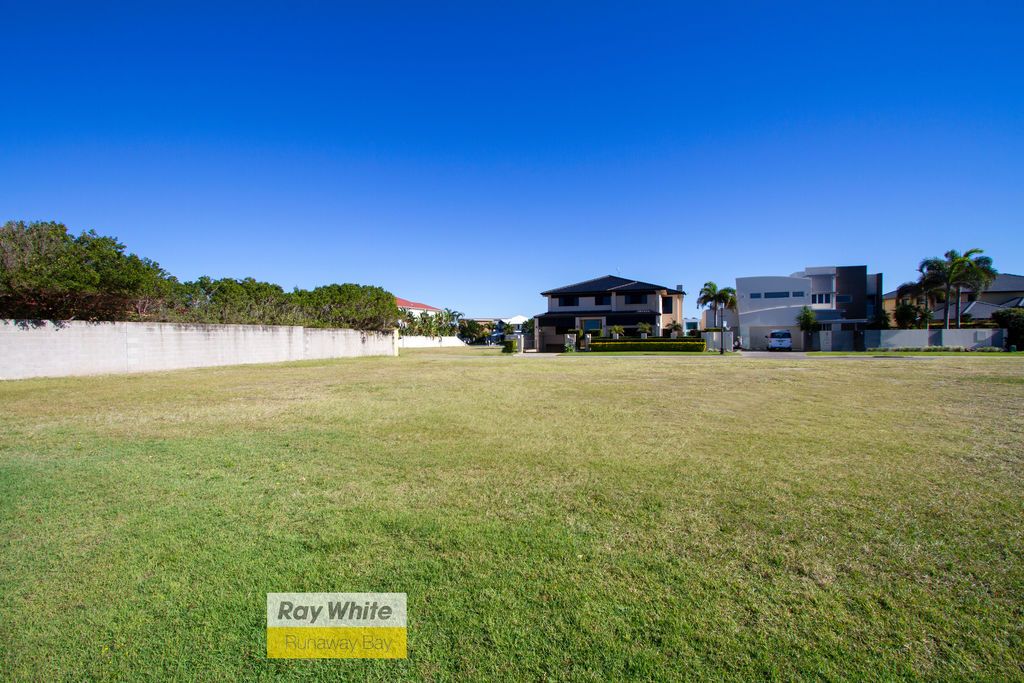 30 King Charles Drive, Sovereign Islands, QLD 4216