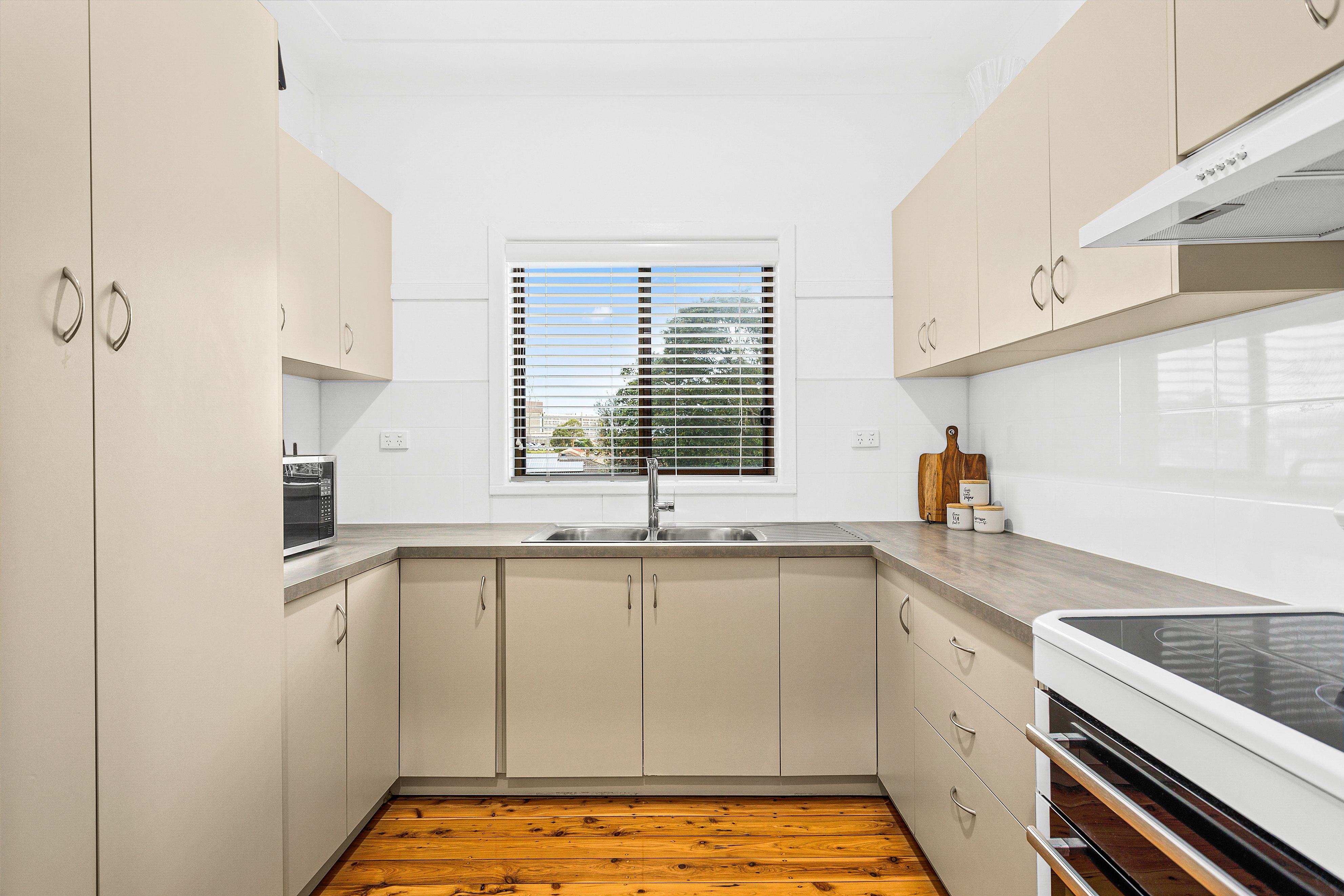 5 Minnegang Street, Warrawong, NSW 2502