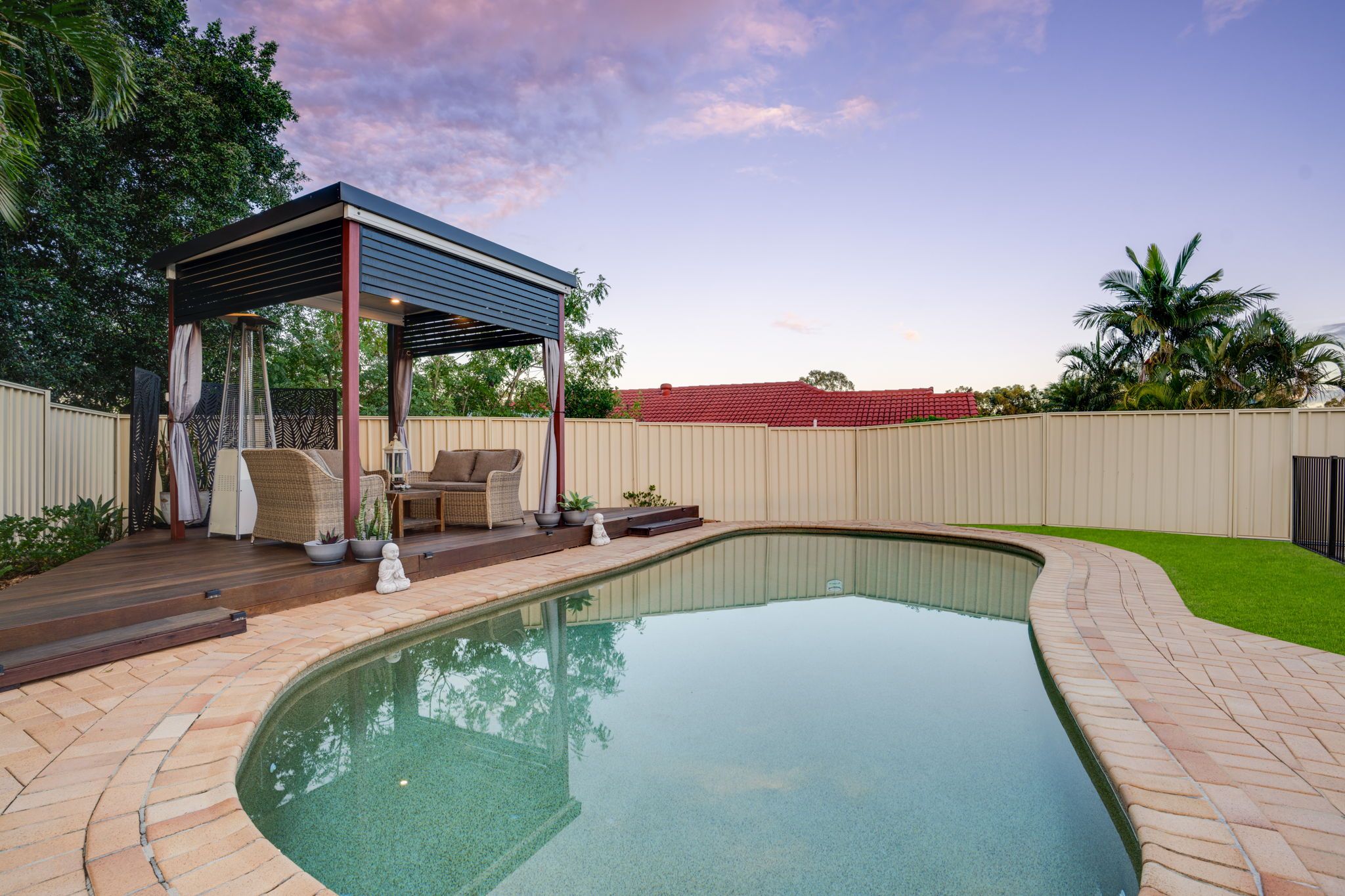 7 Watkinsia Court, Regents Park, QLD 4118