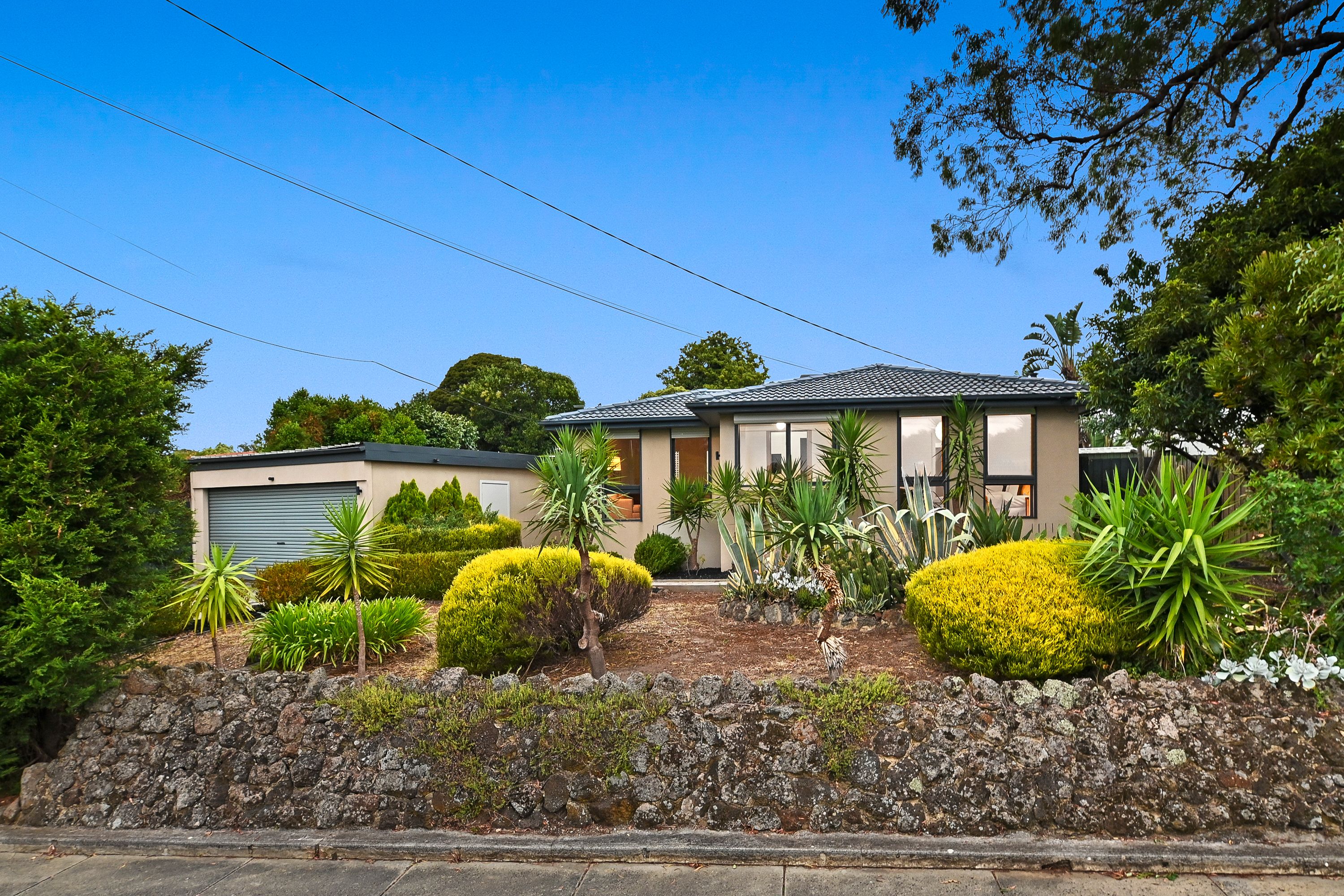 62 Radleigh Drive, Wheelers Hill VIC 3150