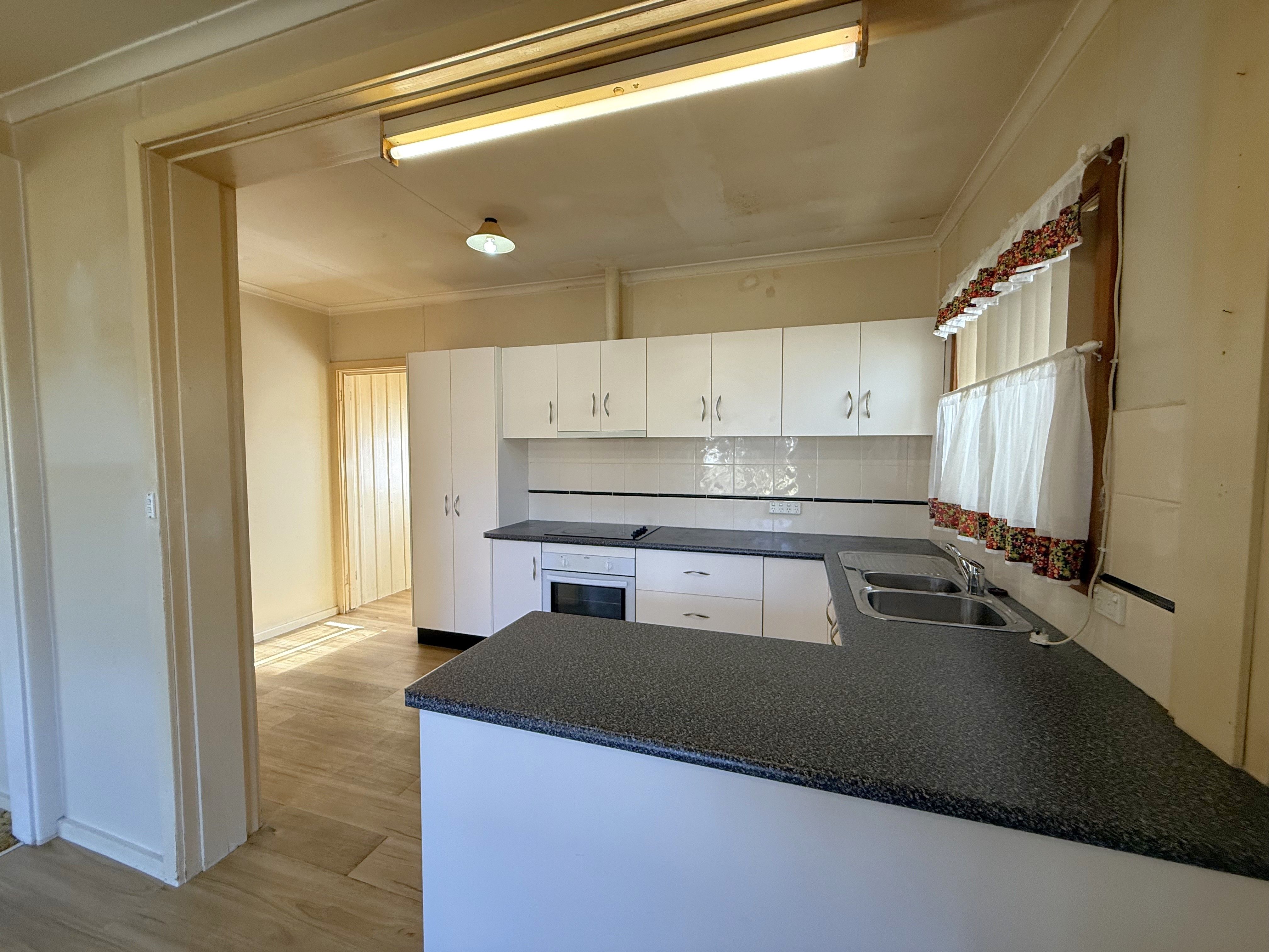 17 Toompang Street, Young, NSW 2594