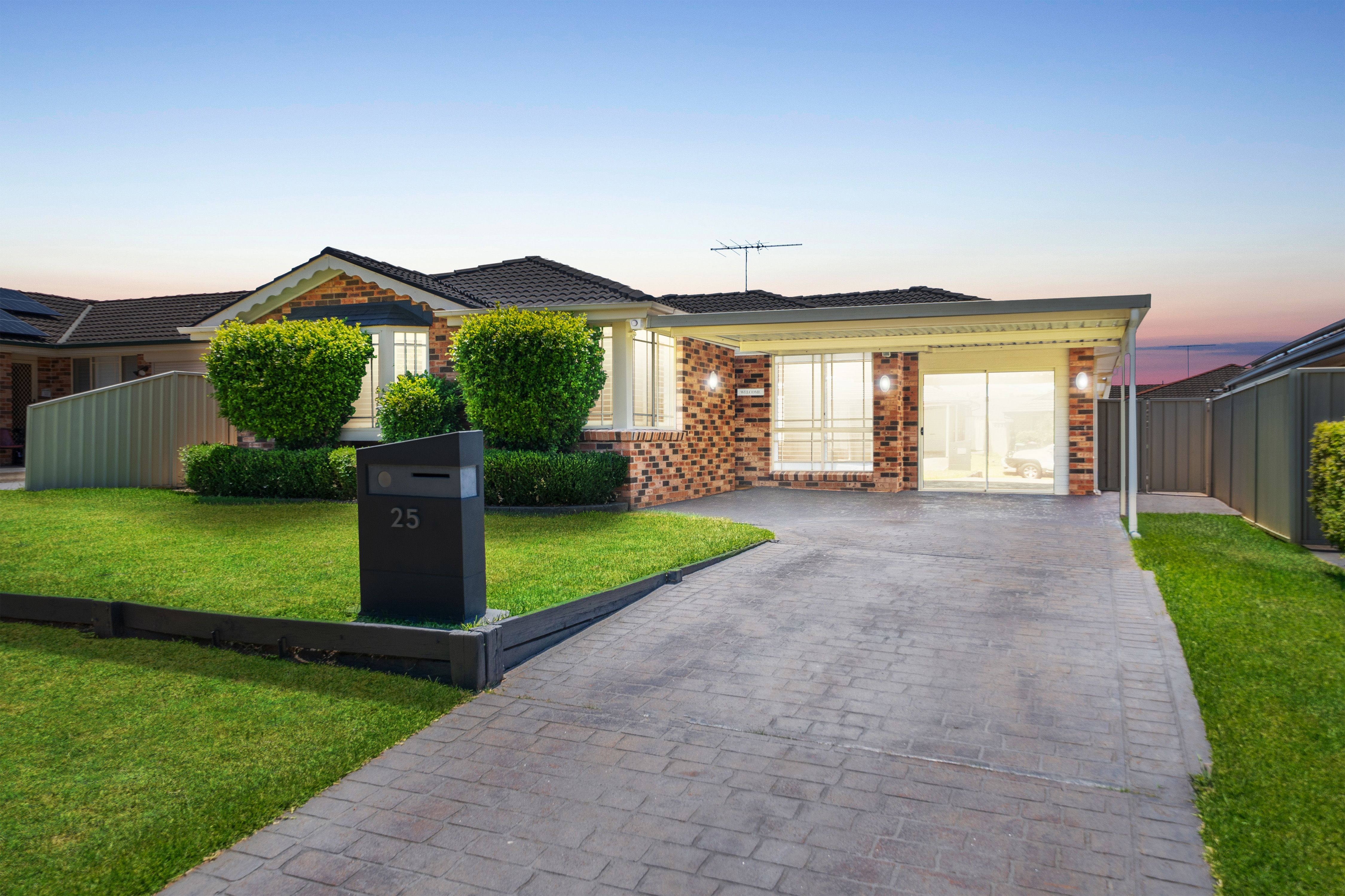 25 Paganini Crescent, Claremont Meadows NSW 2747
