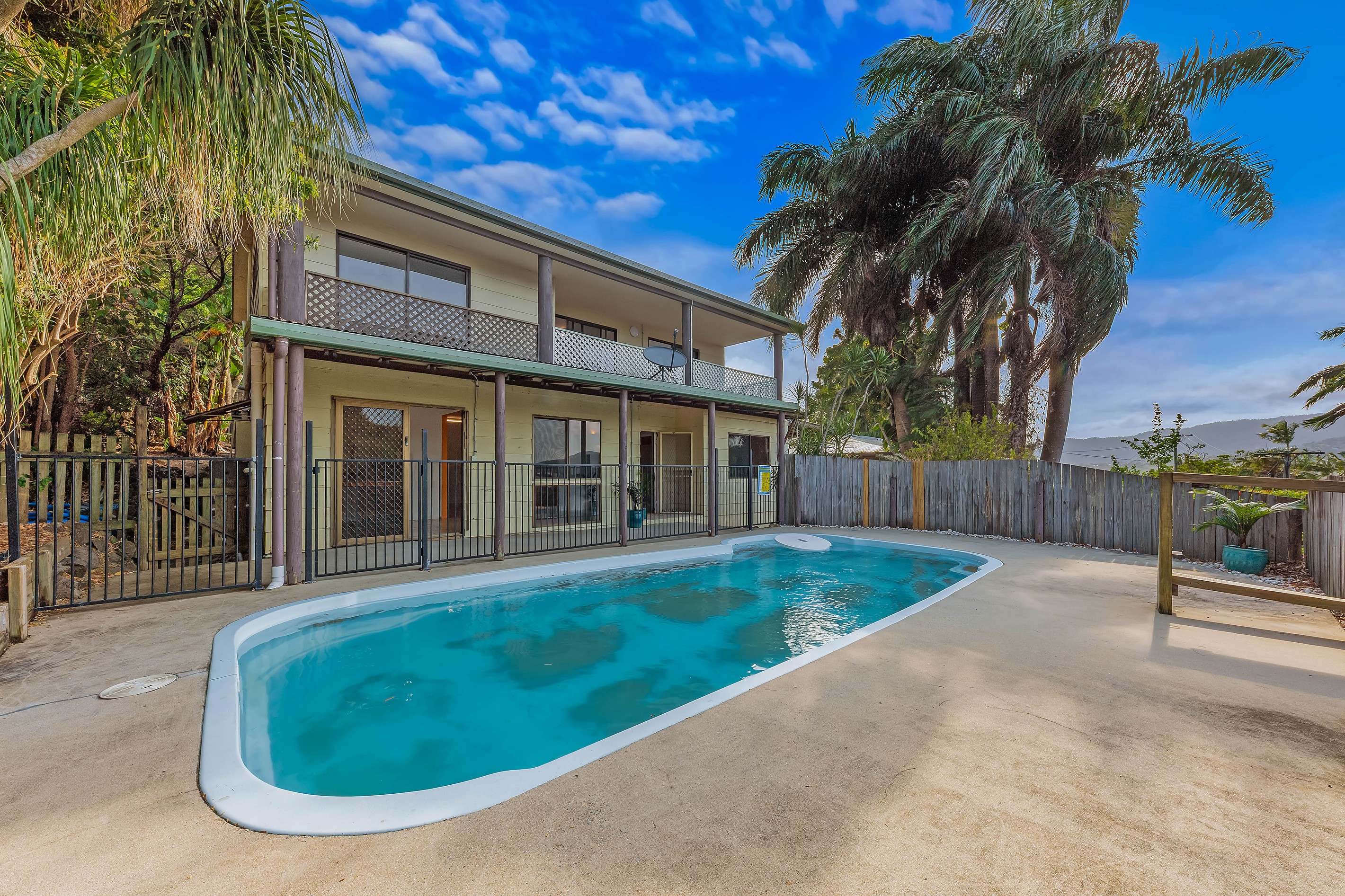 4 Balaka Street, Cannonvale, QLD 4802