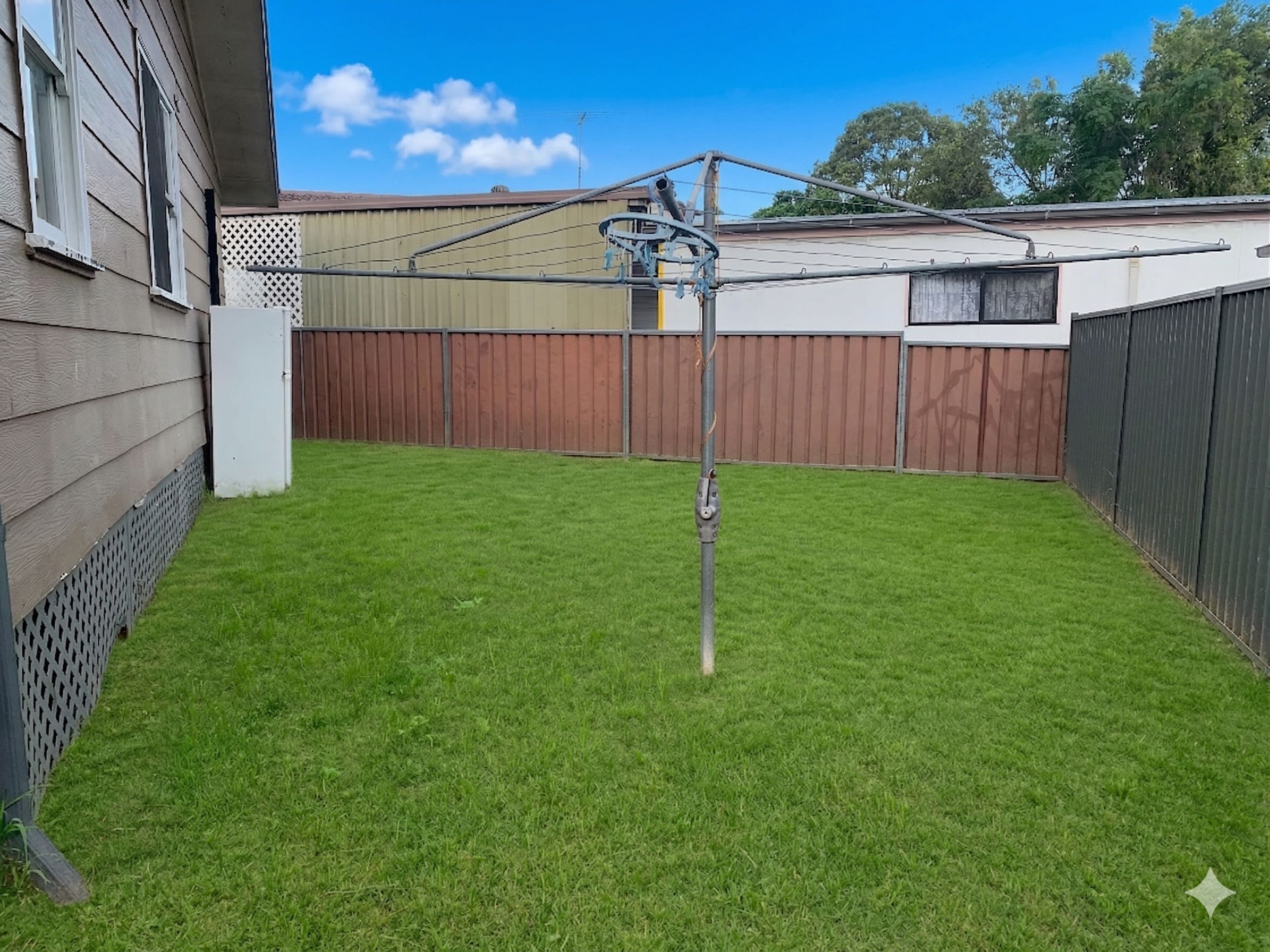 24 Tahiti Avenue, Lethbridge Park, NSW