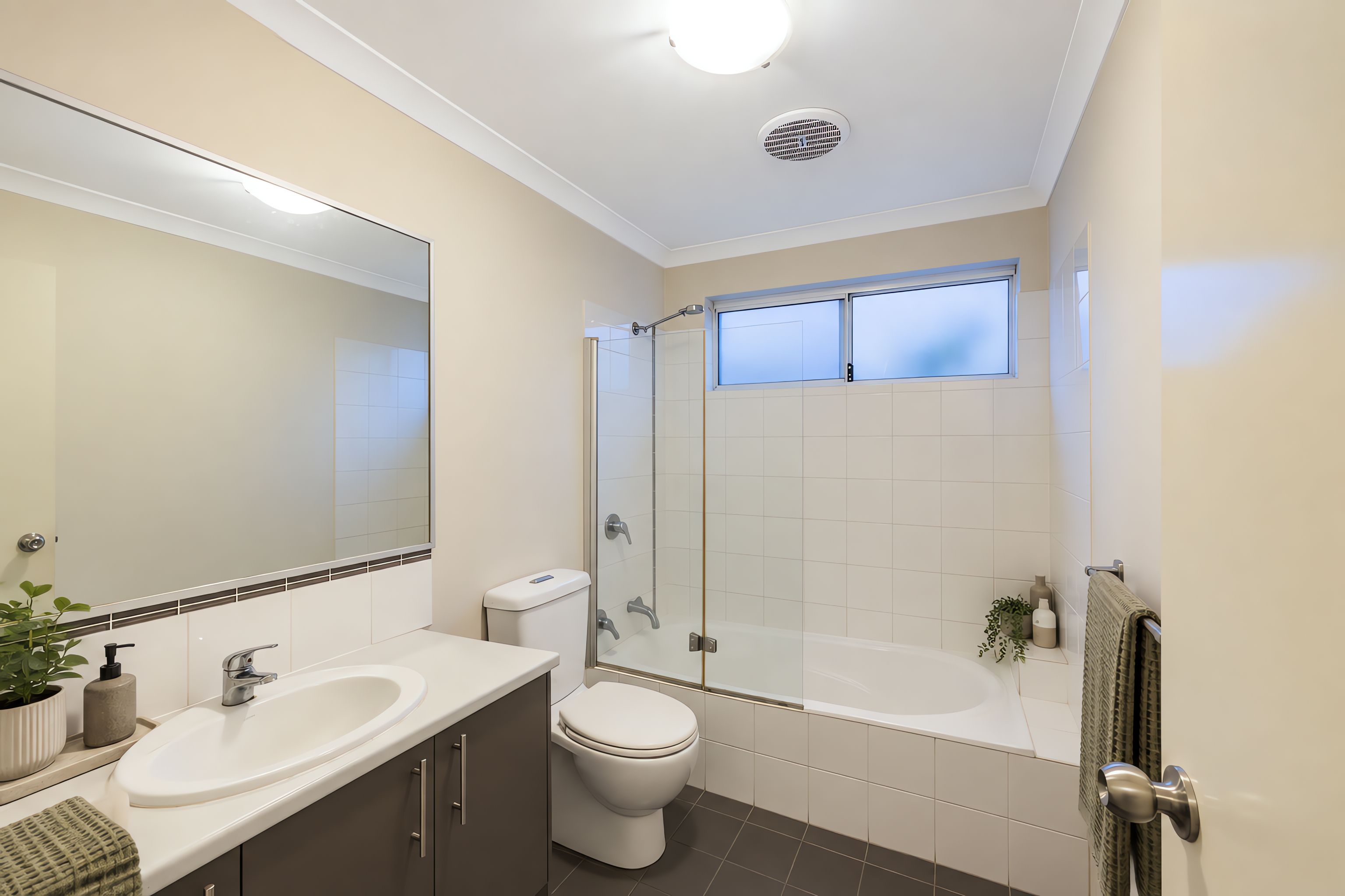 2/42 Merrifield Avenue — photo 10 of 13