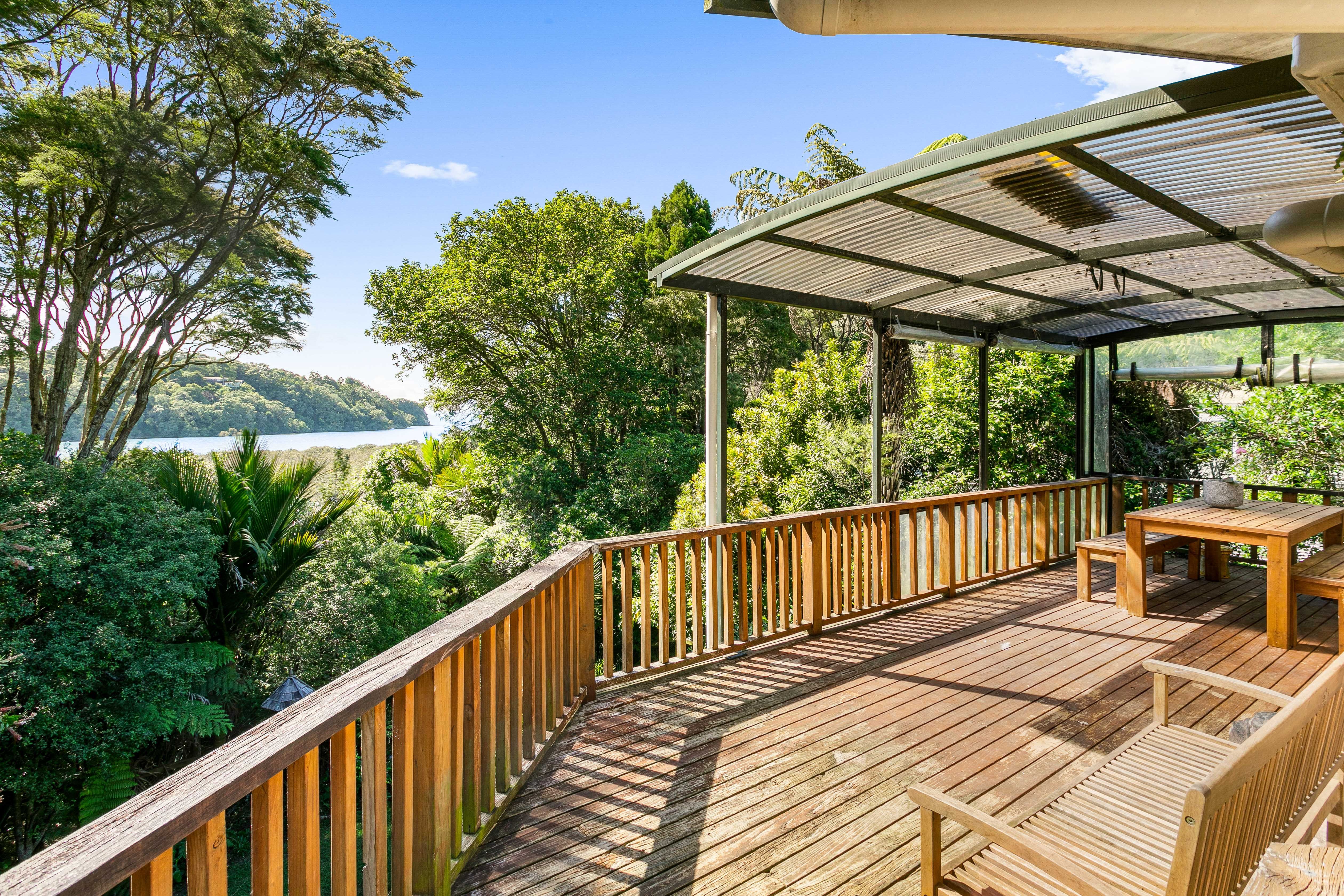 118 Laingholm Drive, Laingholm, Waitakere City