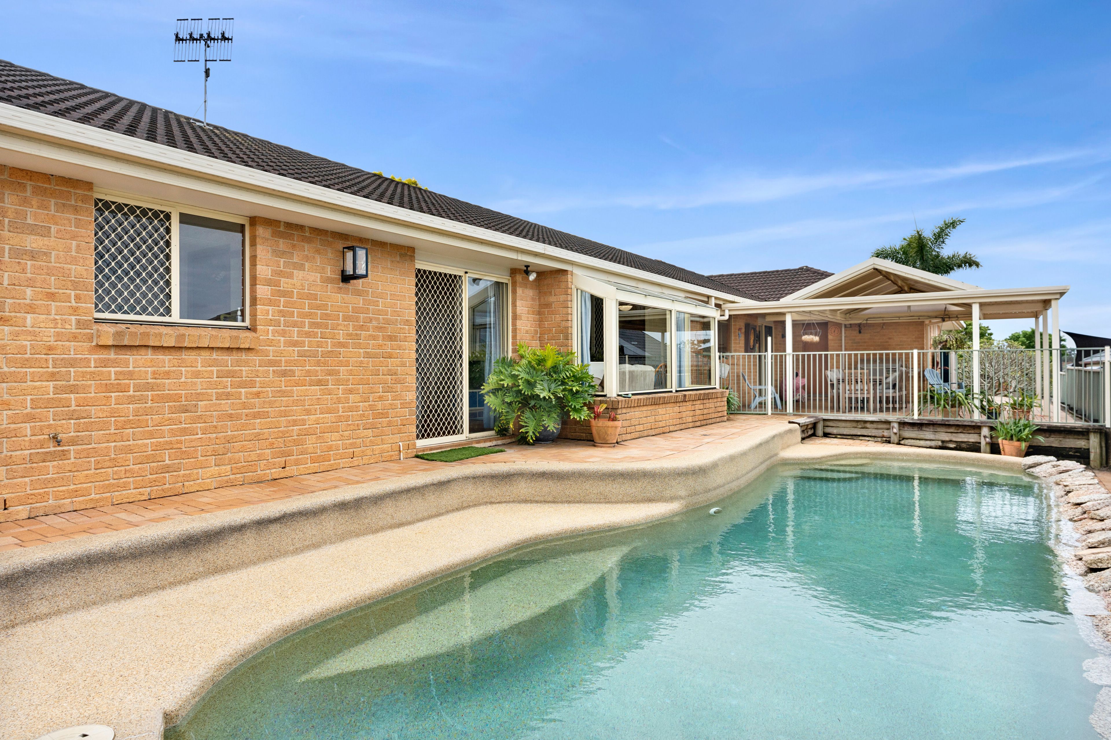 8 Kato Close, Kanwal, NSW 2259