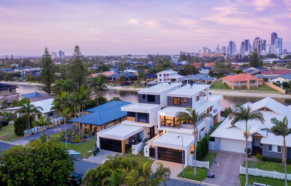 34 Sundowner Court, Mermaid Waters QLD 4218