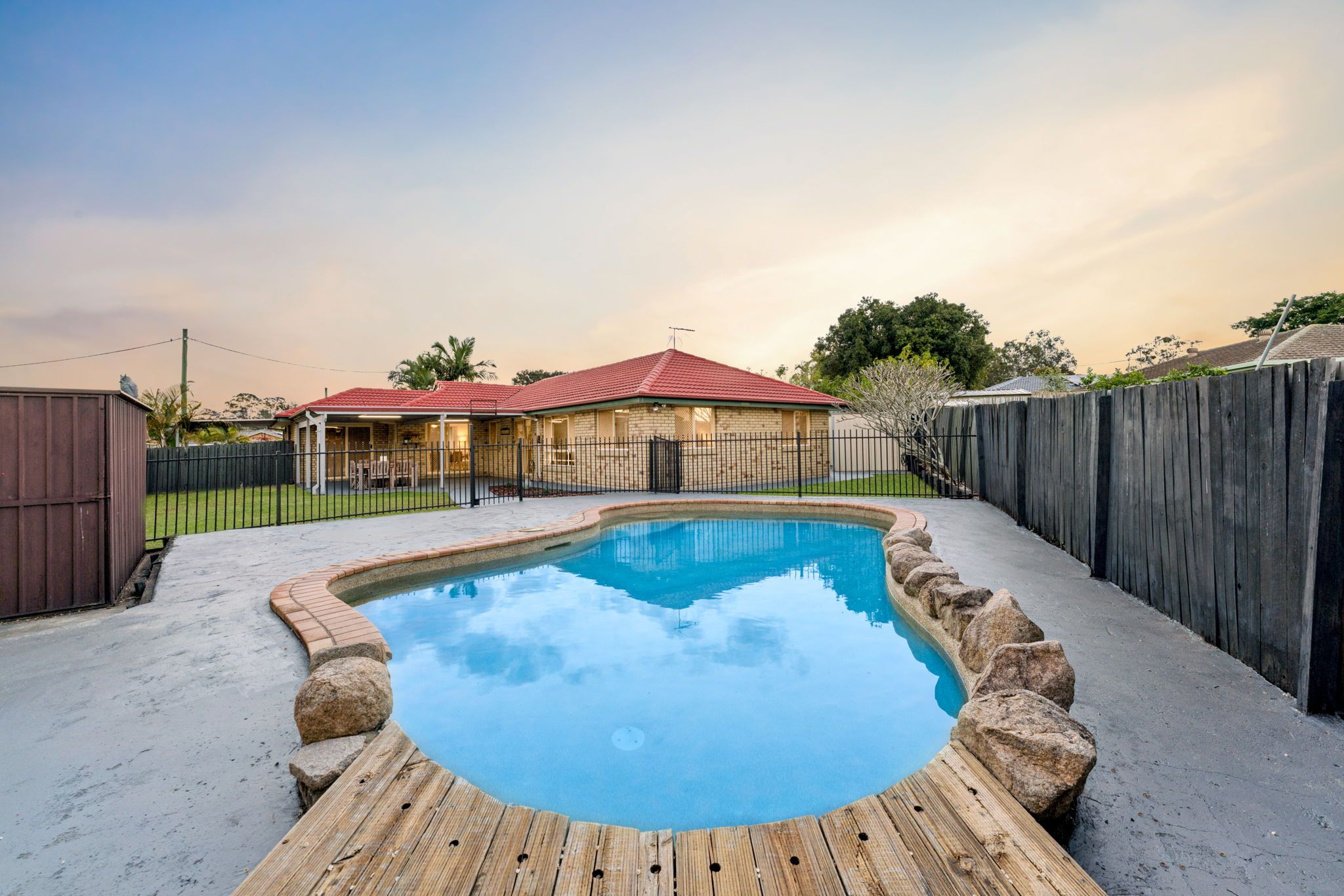 5 Watkinsia Court, Regents Park, QLD 4118