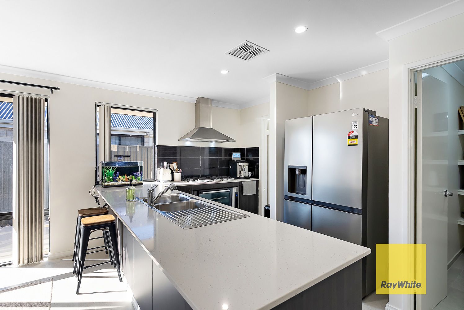 6 Mosley Street, Hilbert, WA 6112