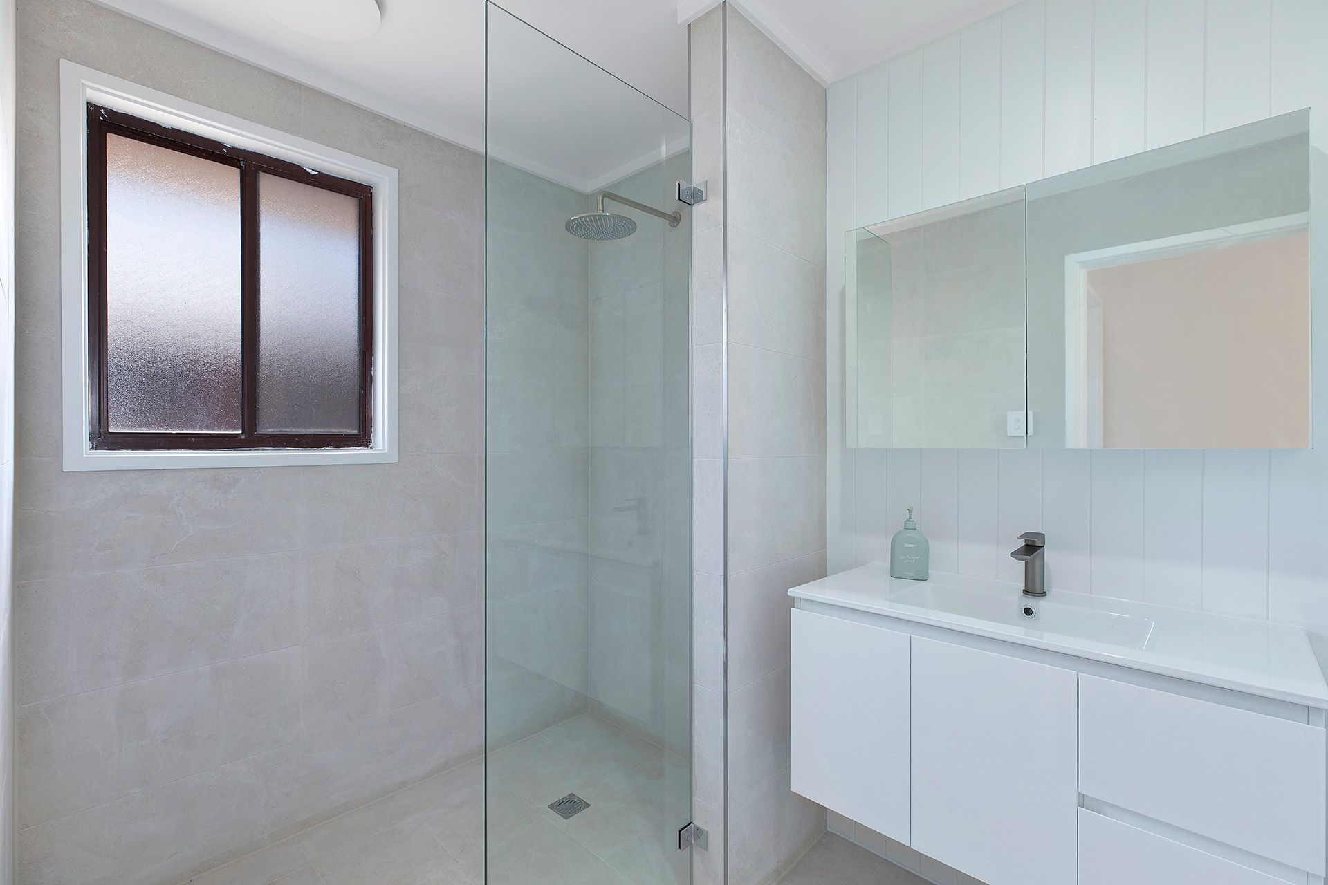 12 Clare Crescent — photo 6 of 9