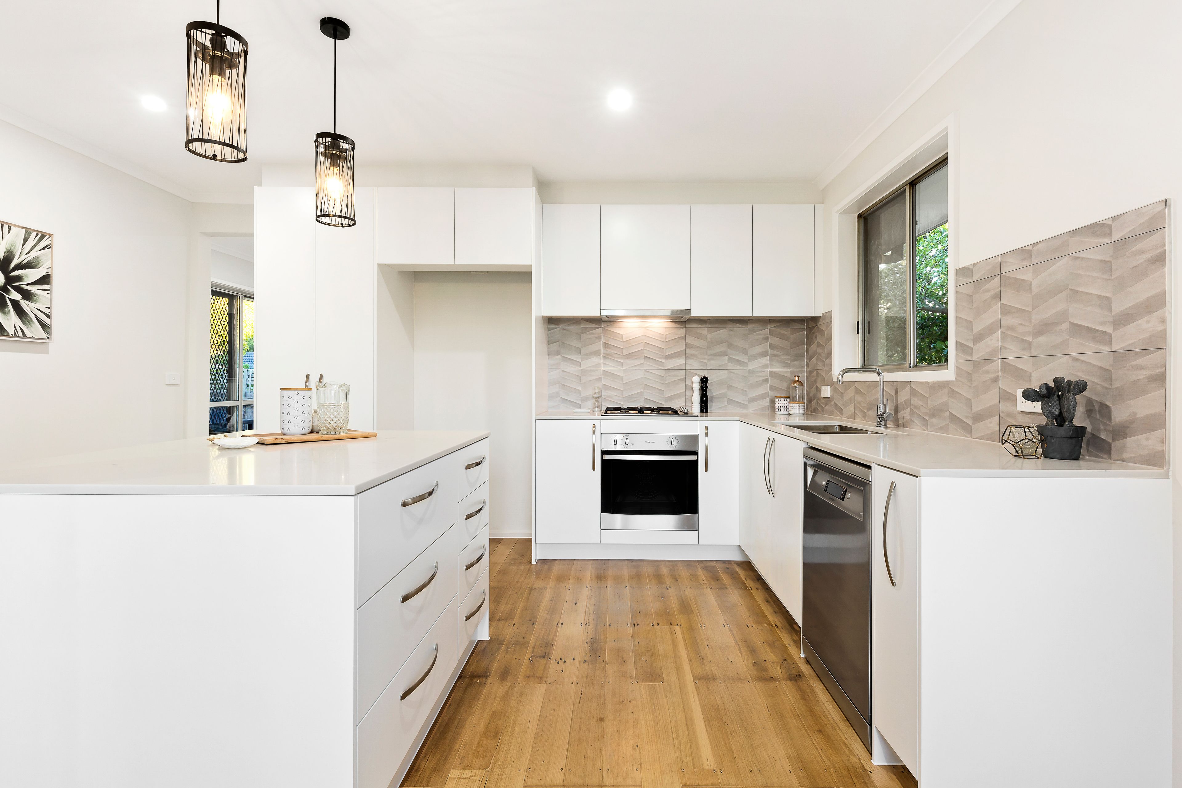 27 Thomas Street, Croydon South, VIC 3136