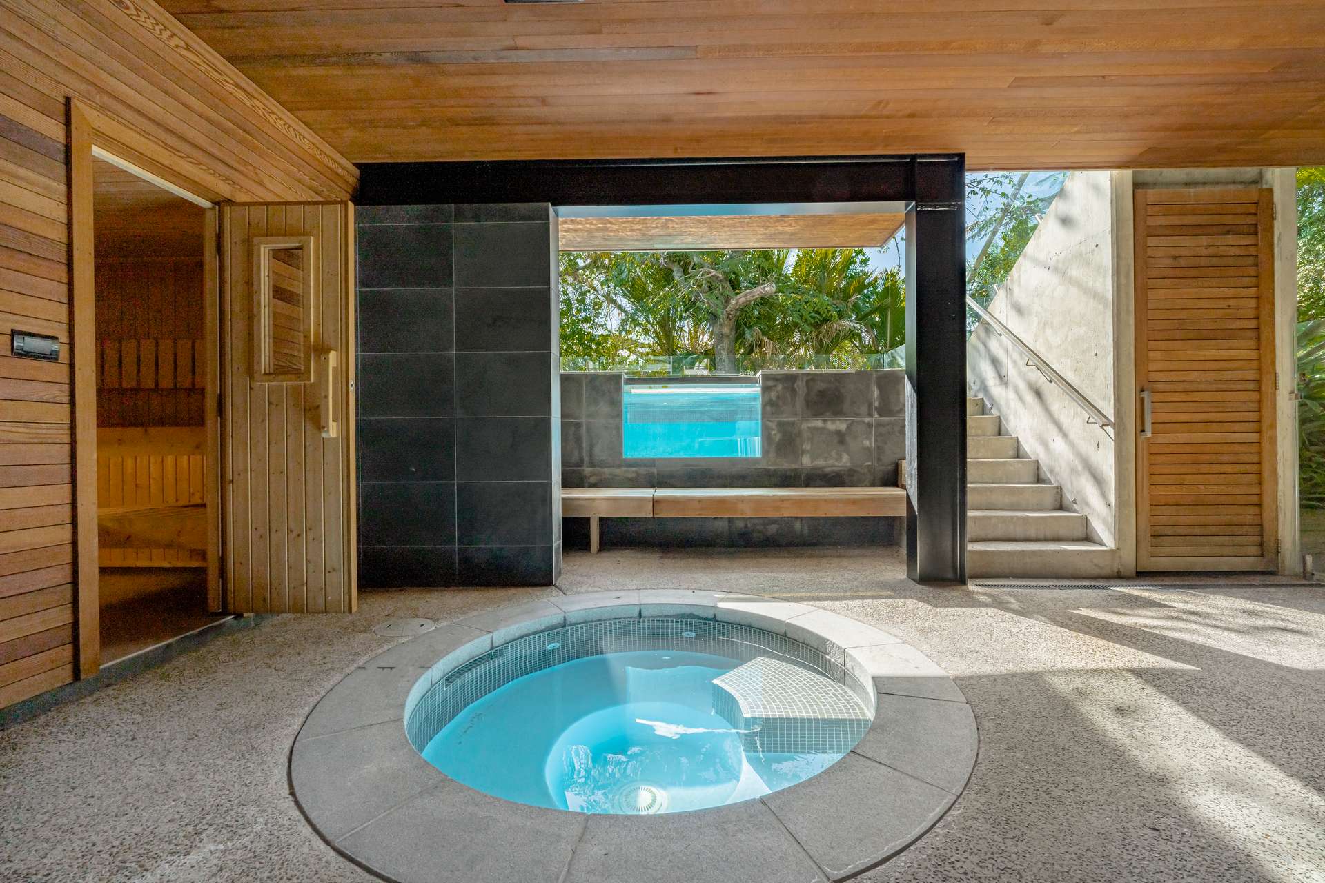 10 Springcombe Road photo 29