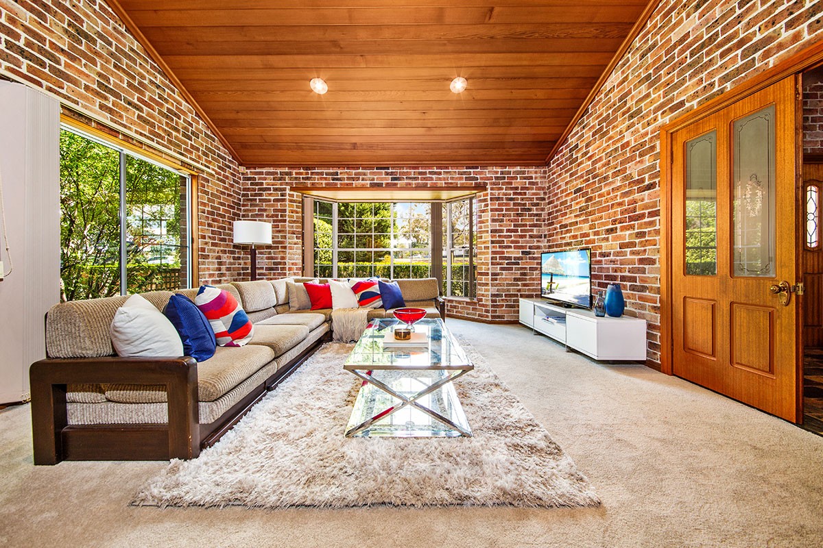 40 Blaxland Drive, Illawong, NSW 2234