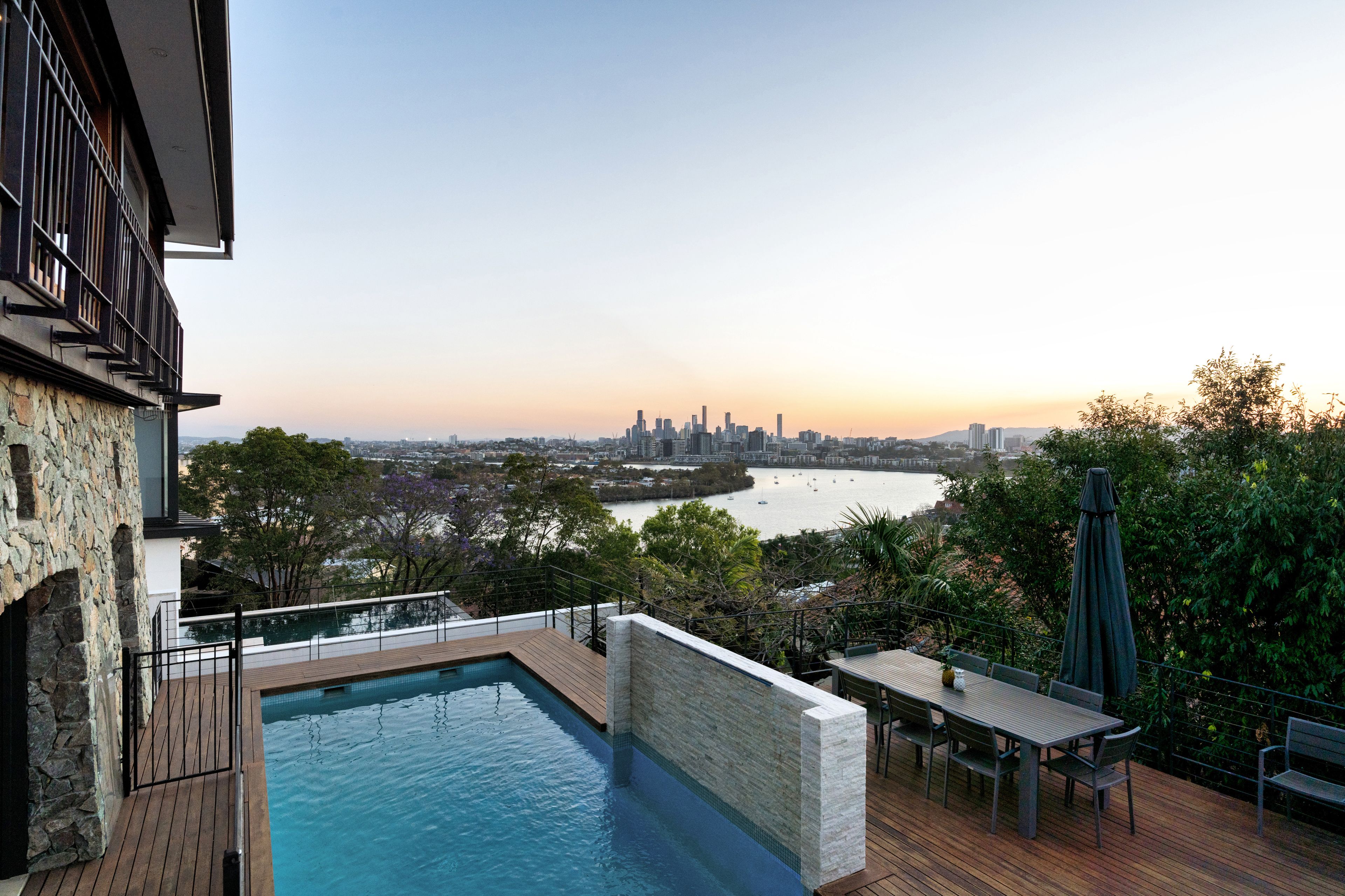 32 Eldernell Terrace, Hamilton QLD 4007