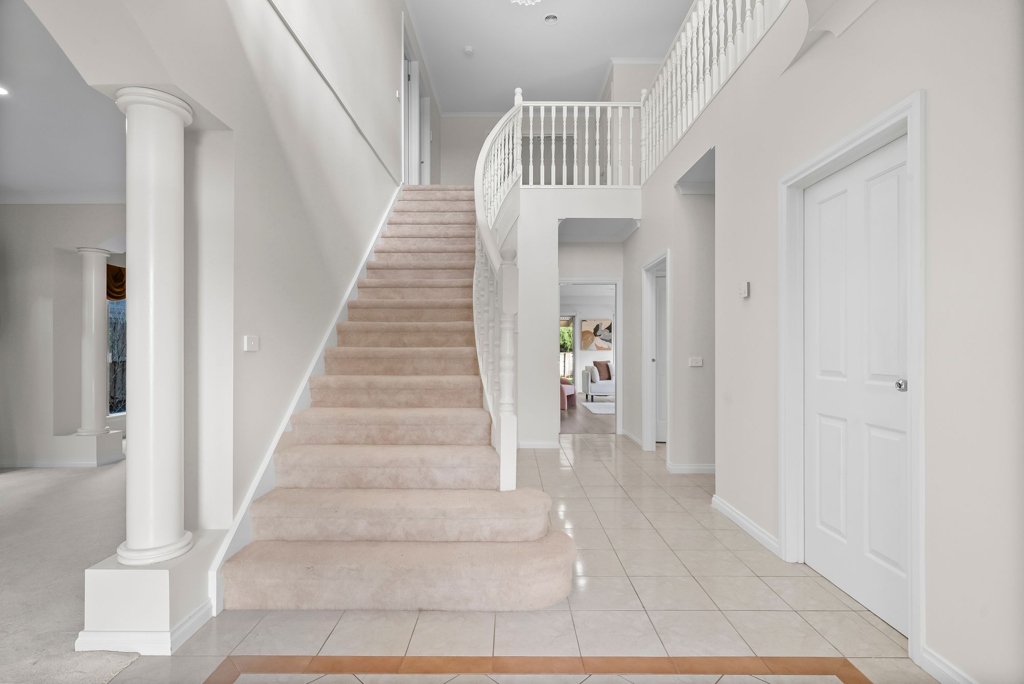 8 Mcnair Court, Berwick, VIC 3806