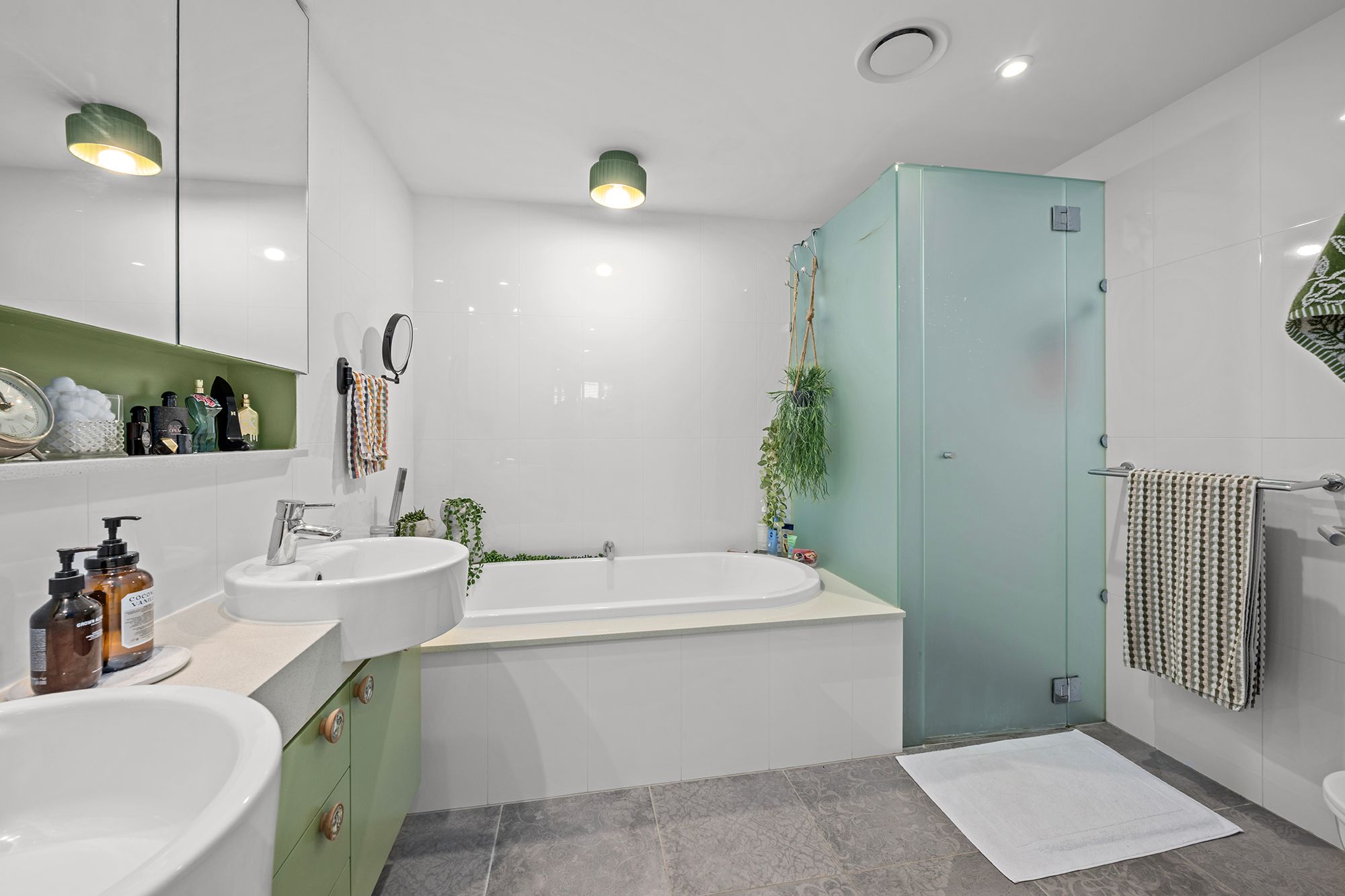 6103/323 Bayview Street — photo 14 of 27