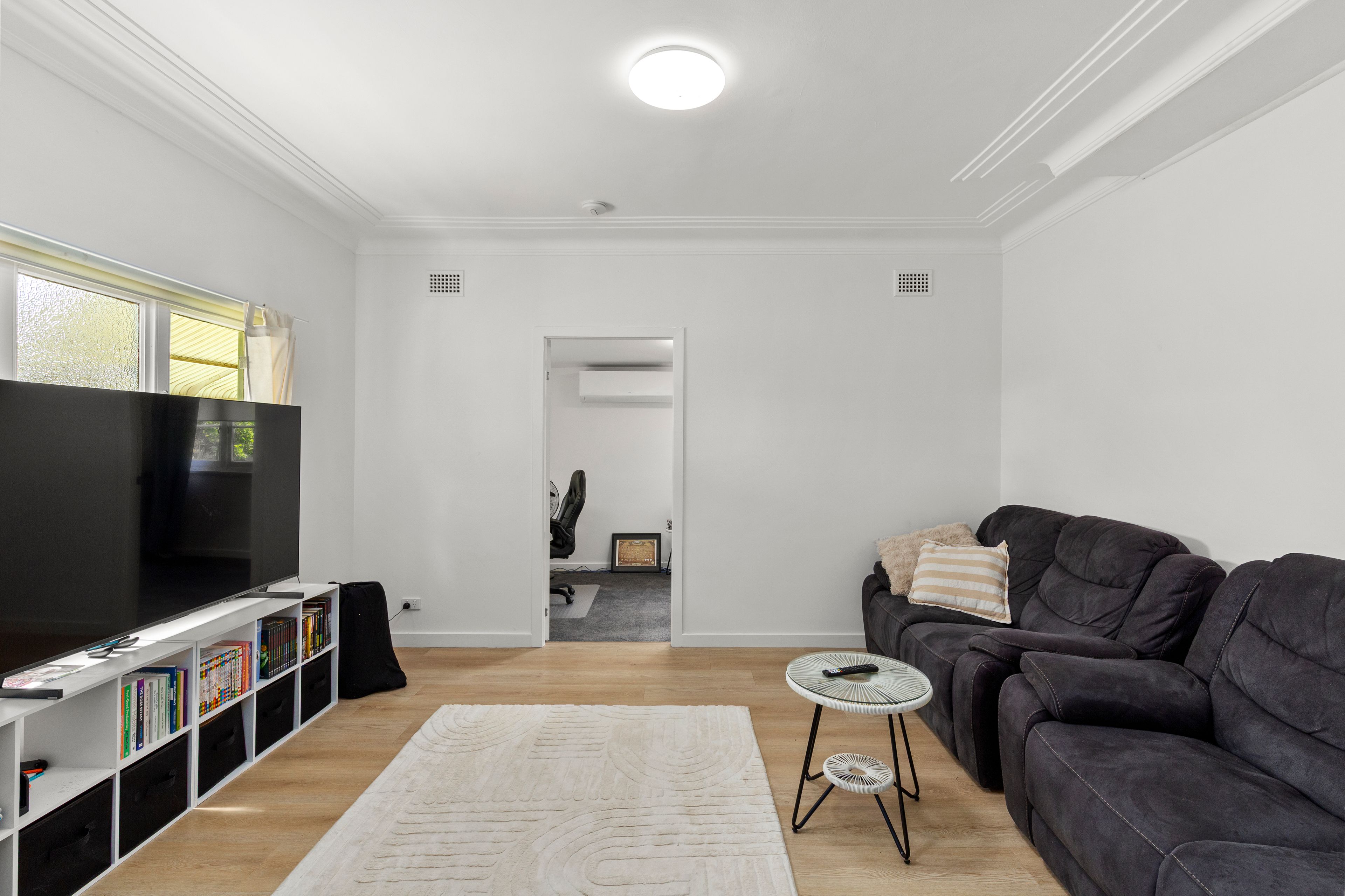24 Railway Street — photo 3 of 18