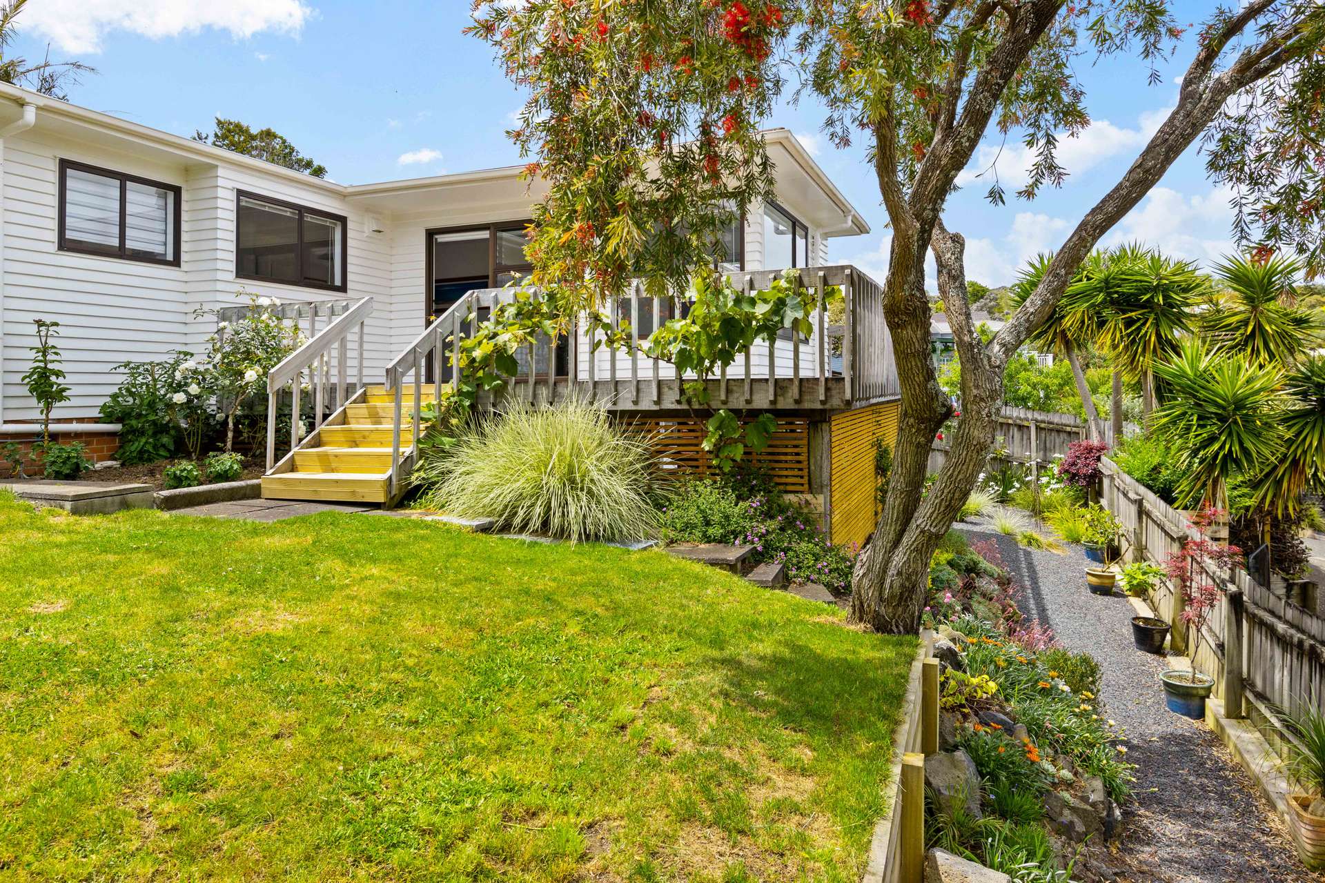 235c Titirangi Road photo 3