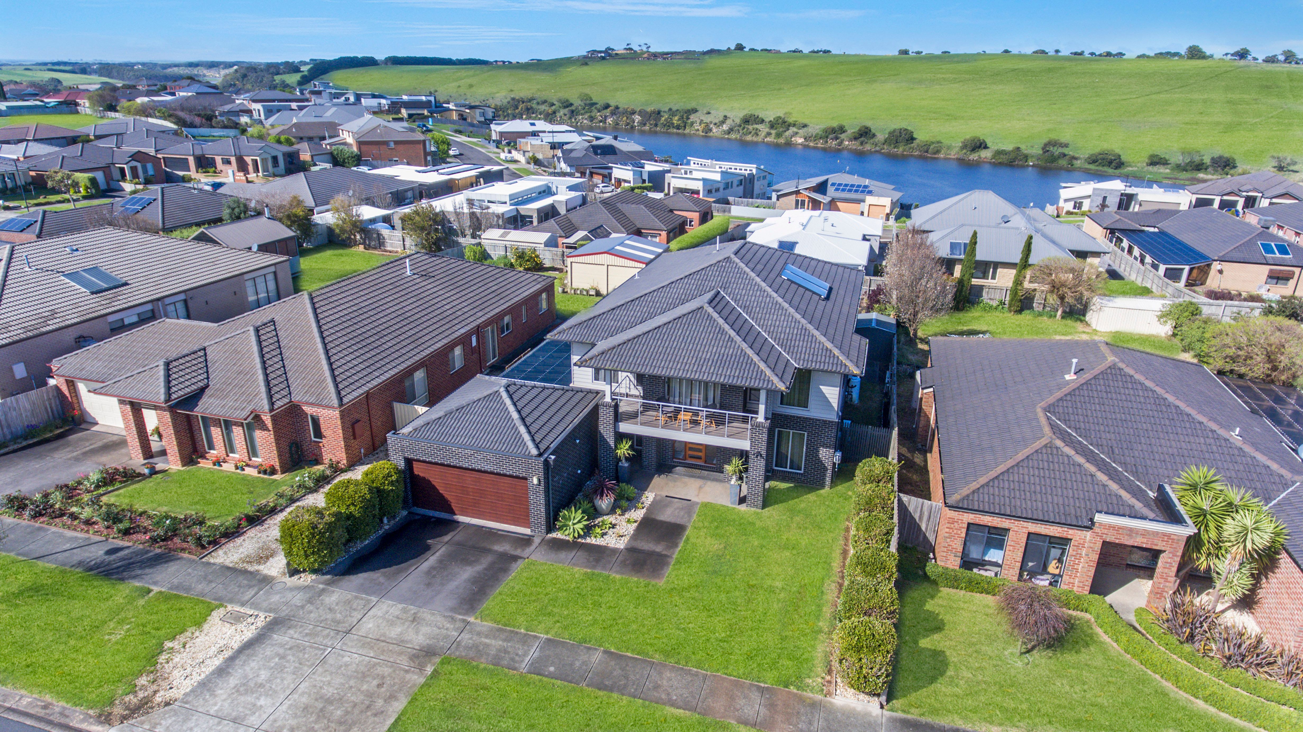 16 Huntingfield Drive, Warrnambool, VIC 3280