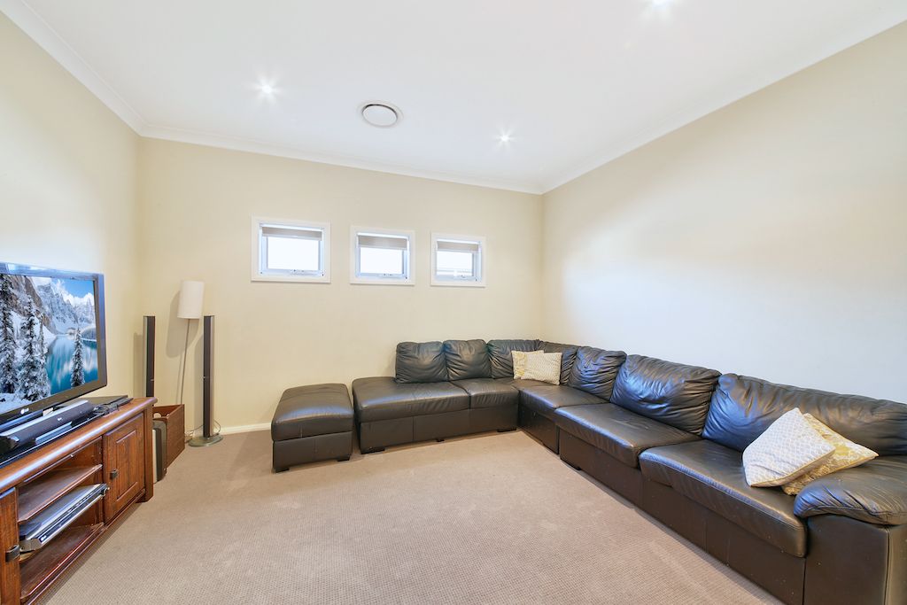 43 Adams Circuit, Elderslie, NSW 2570