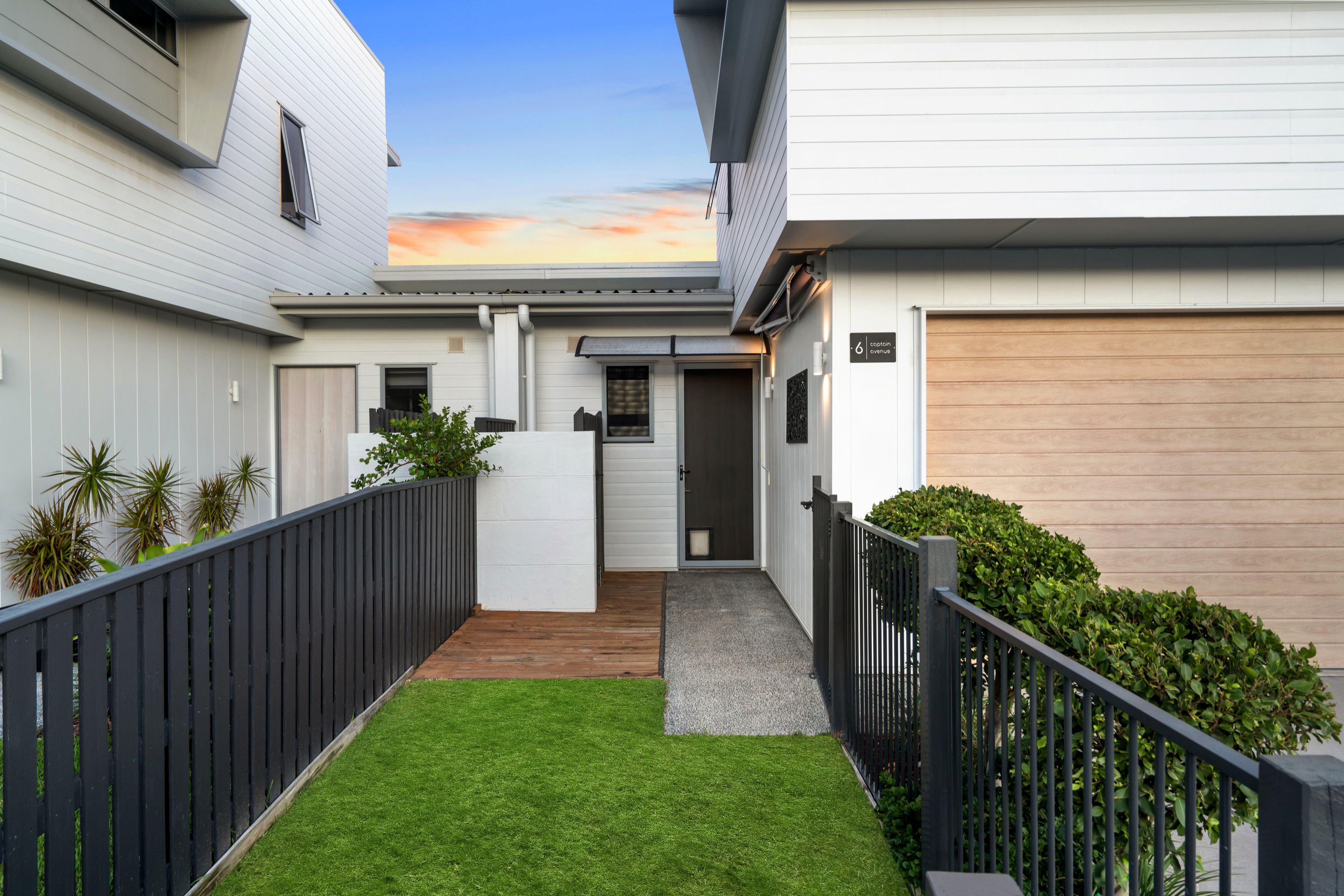 6 Captain Avenue, Newport, QLD 4020