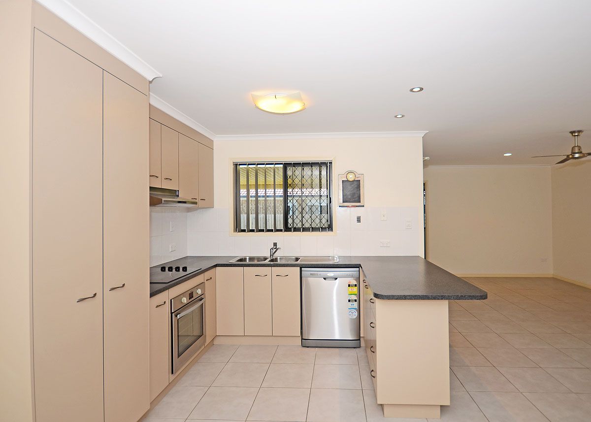 8 Zircon Street — photo 9 of 21