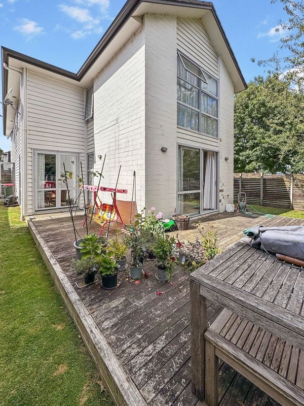 15 Phar Lap Crescent, Takanini, Papakura