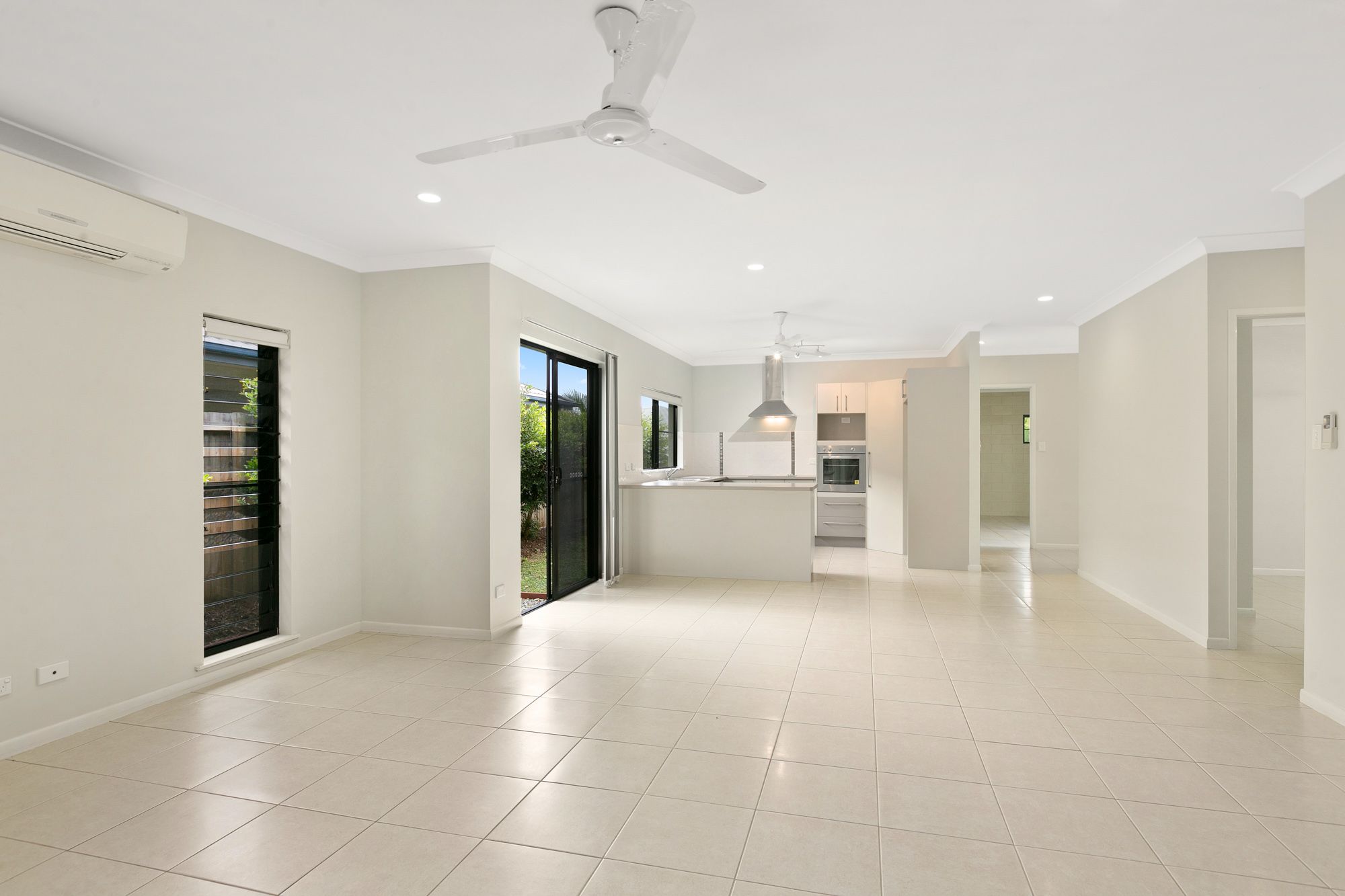 2 Retreat Close, Palm Cove, QLD 4879