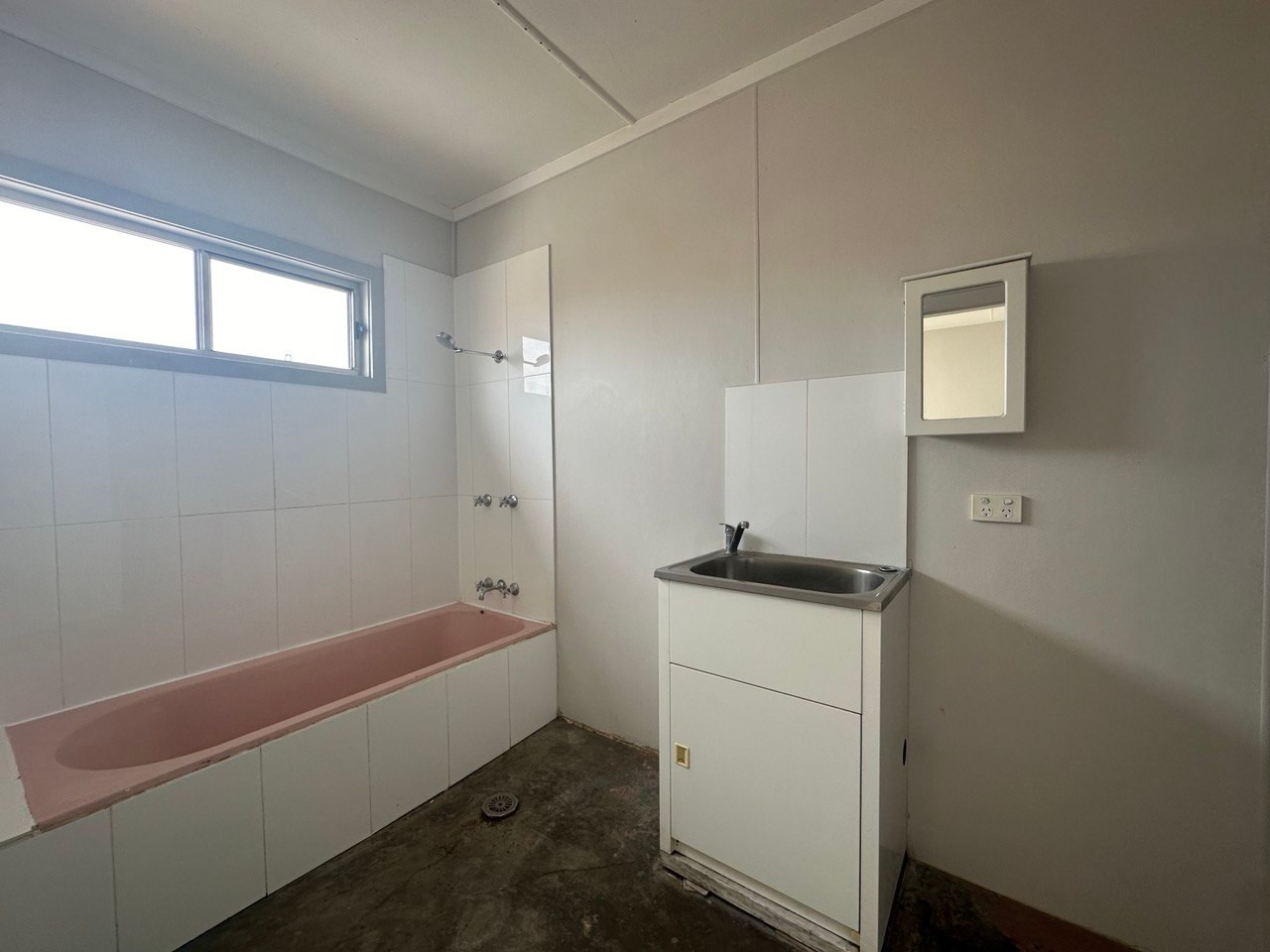 Upstairs 91 Lachlan Street, Forbes, NSW 2871