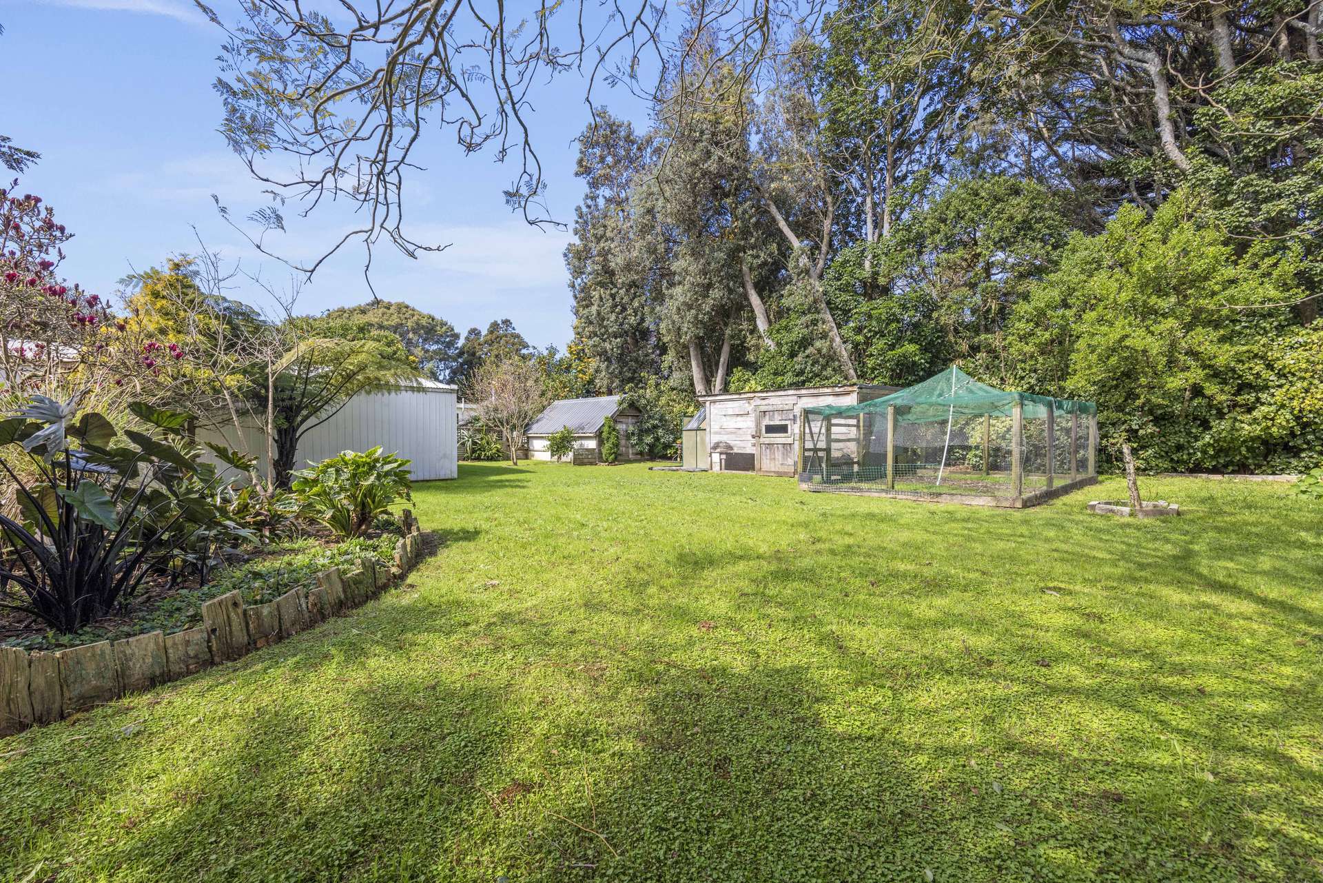 14 Waitara Road photo 32