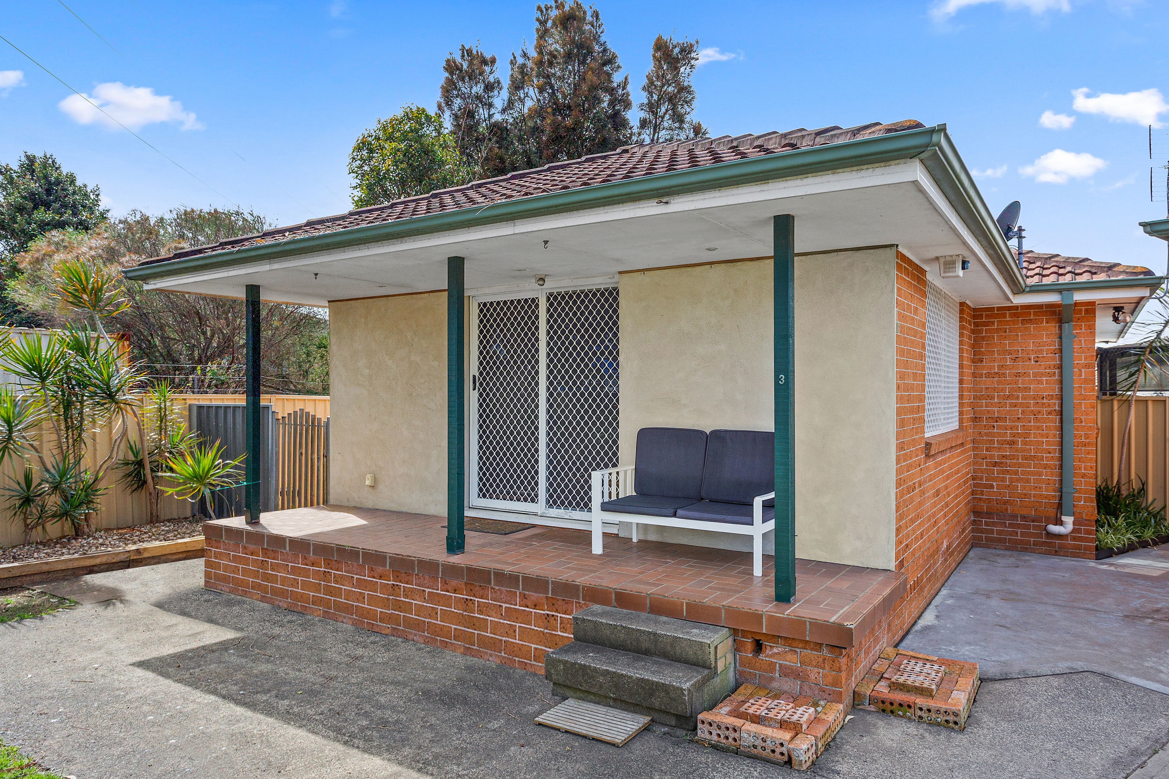 32 Roberts Avenue, Barrack Heights NSW 2528