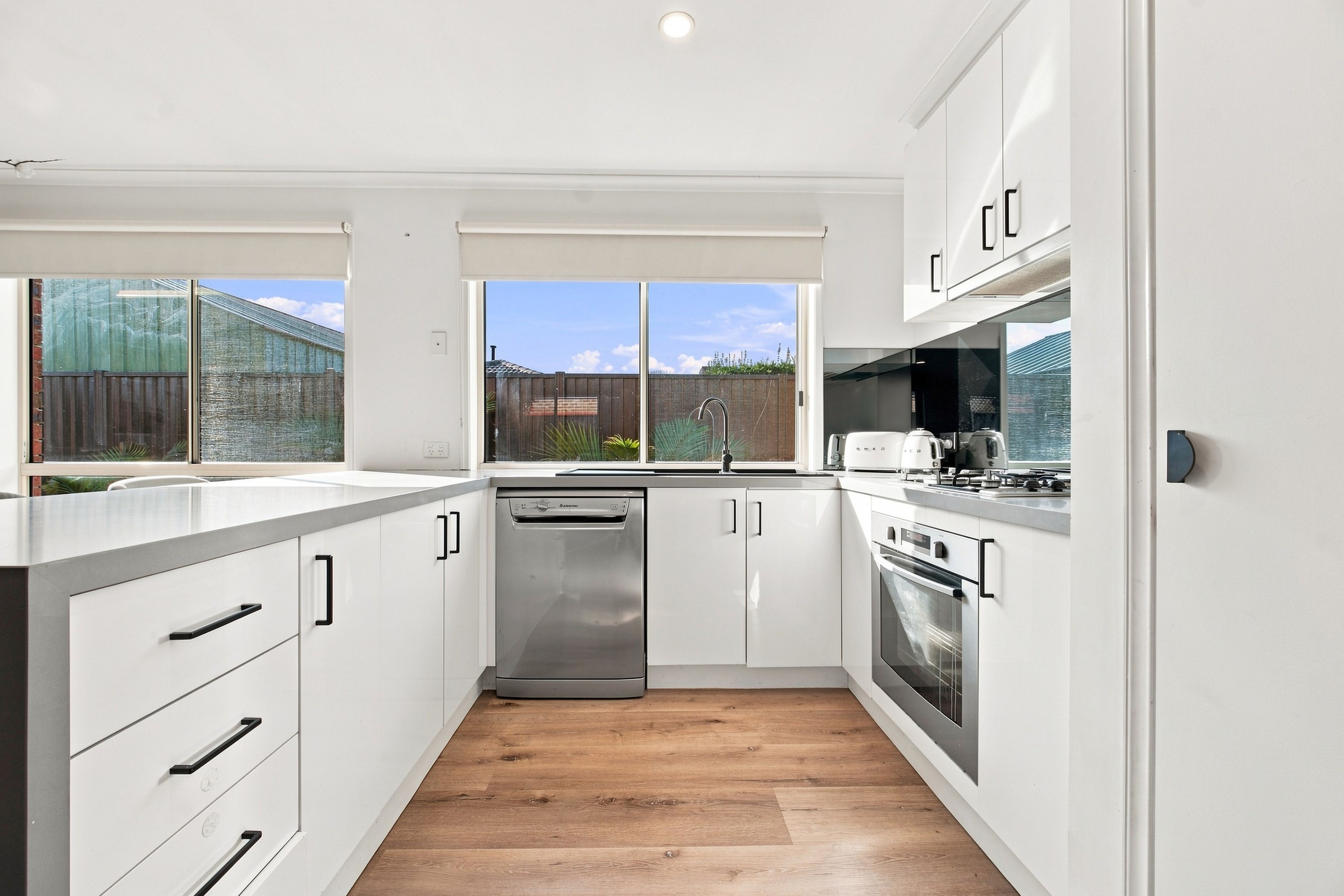 7 Cambridge Close — photo 3 of 30