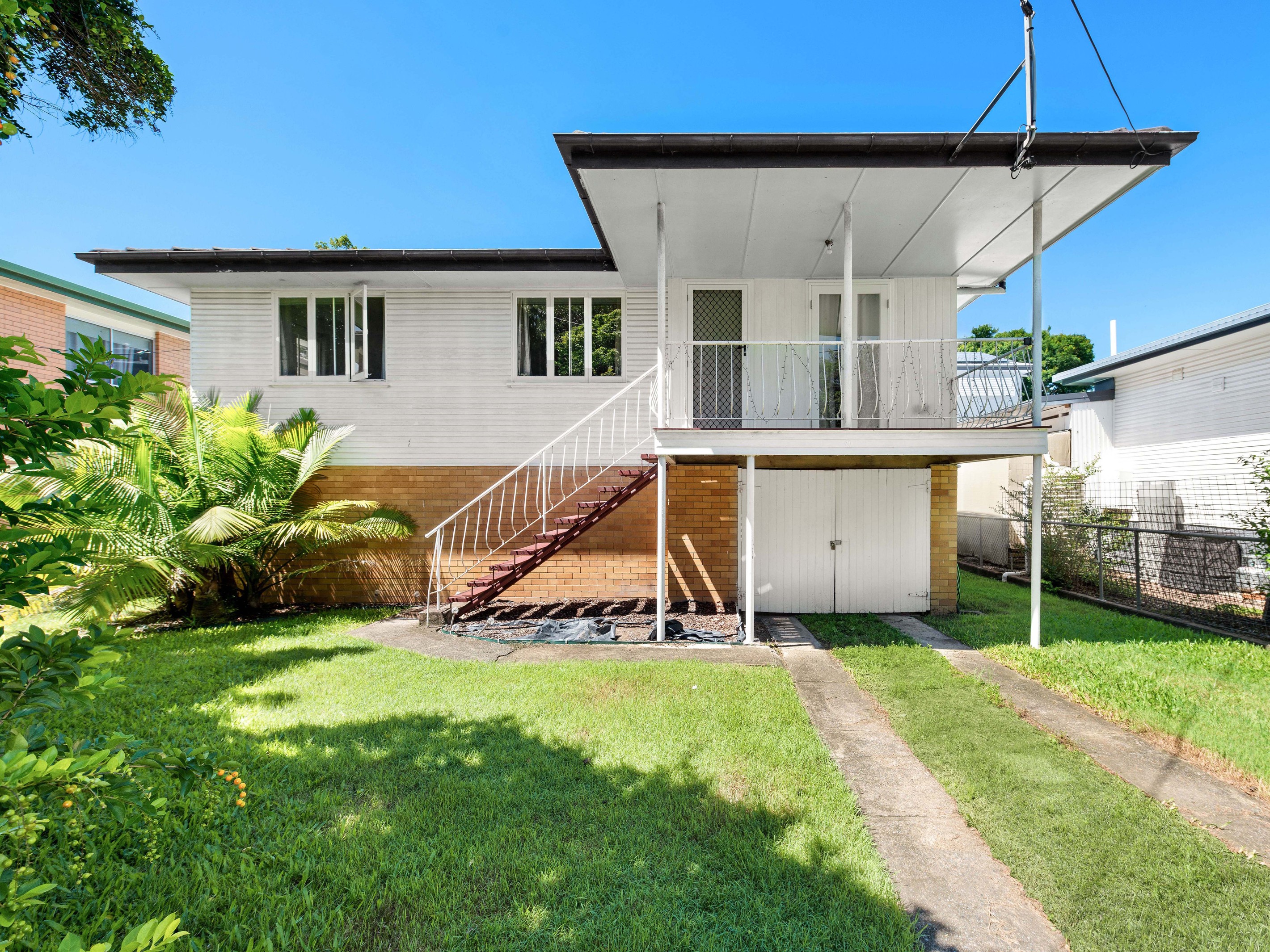 20 William Parade, Fairfield, QLD 4103