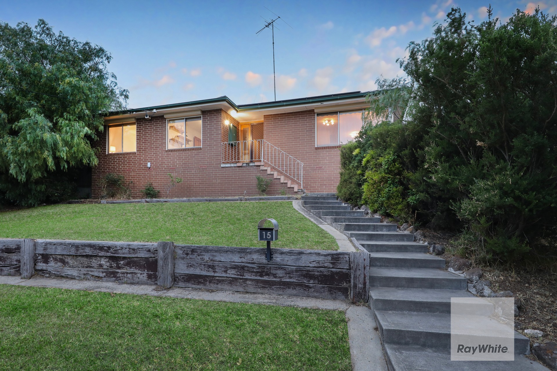 15 Claredale Avenue, Gladstone Park, VIC 3043