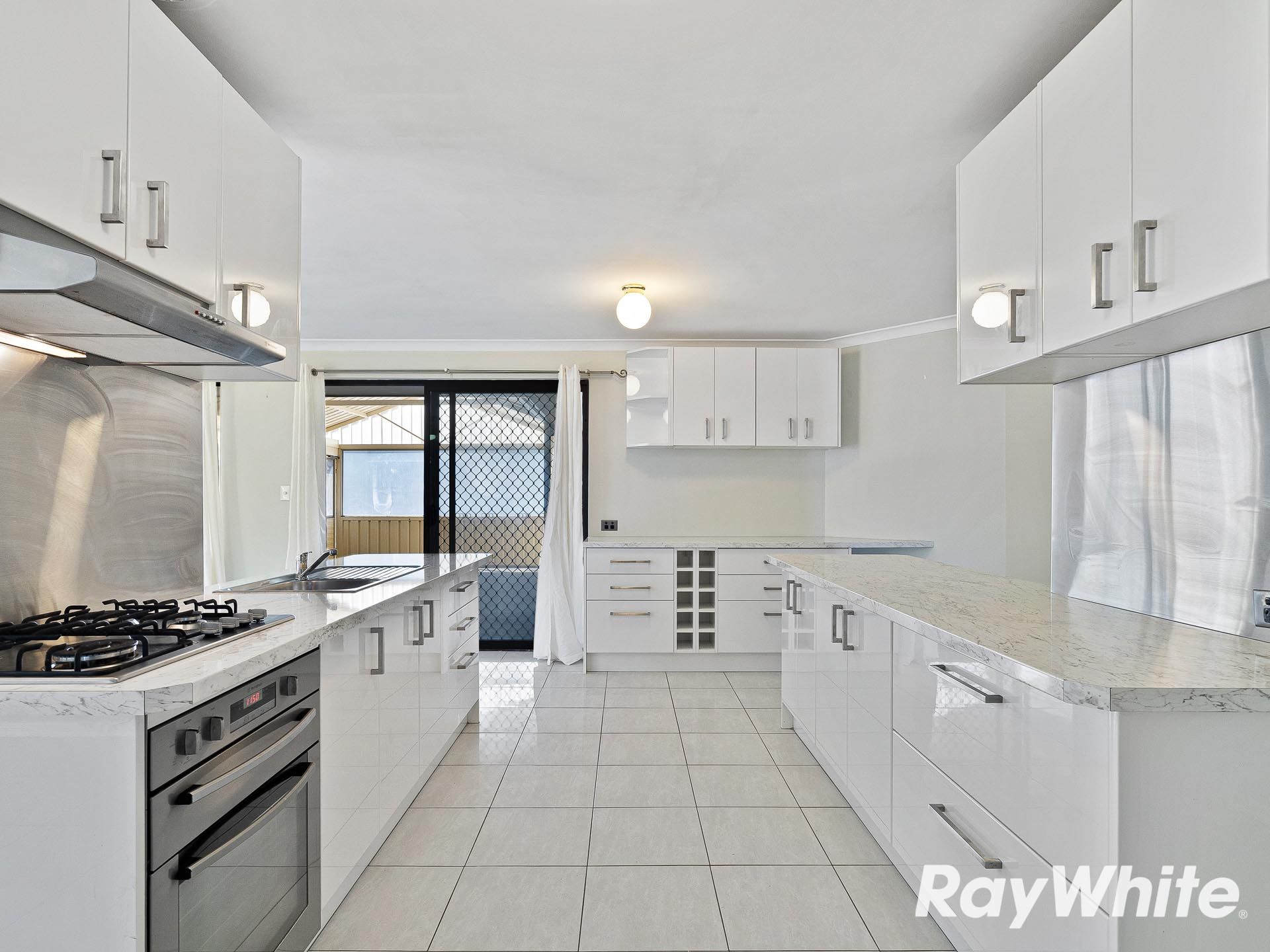 4 Newlyn Way — photo 4 of 19