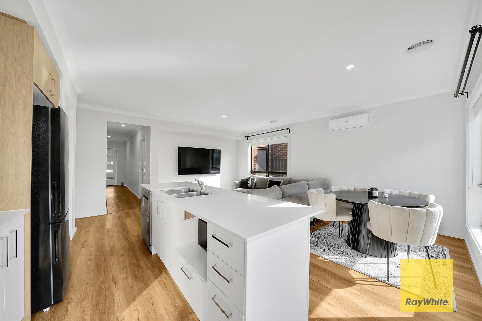 24 Bet Street — photo 5 of 10