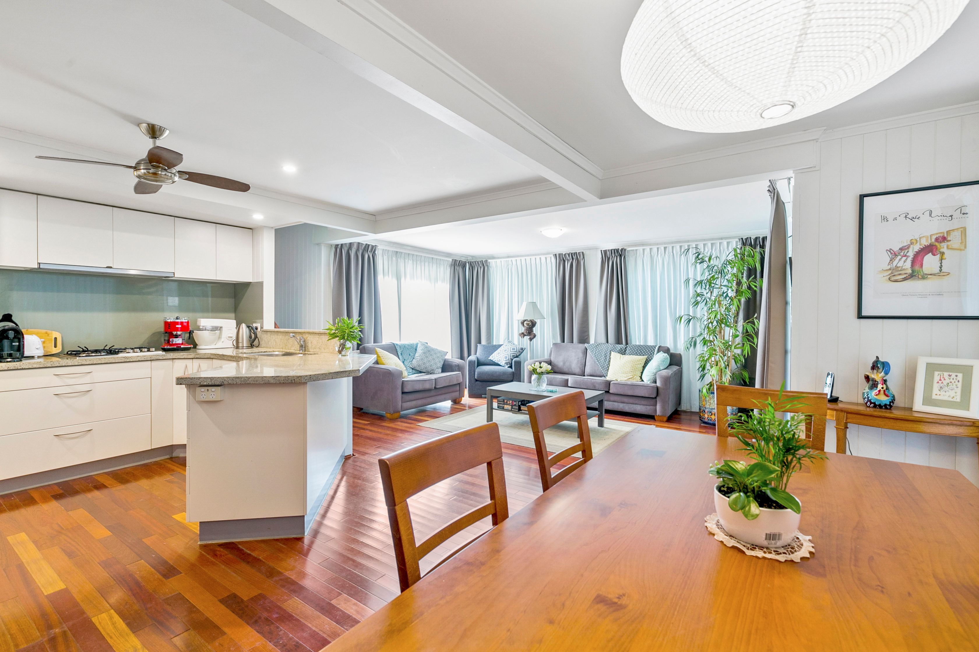 17 Wilton Terrace, Yeronga, QLD 4104