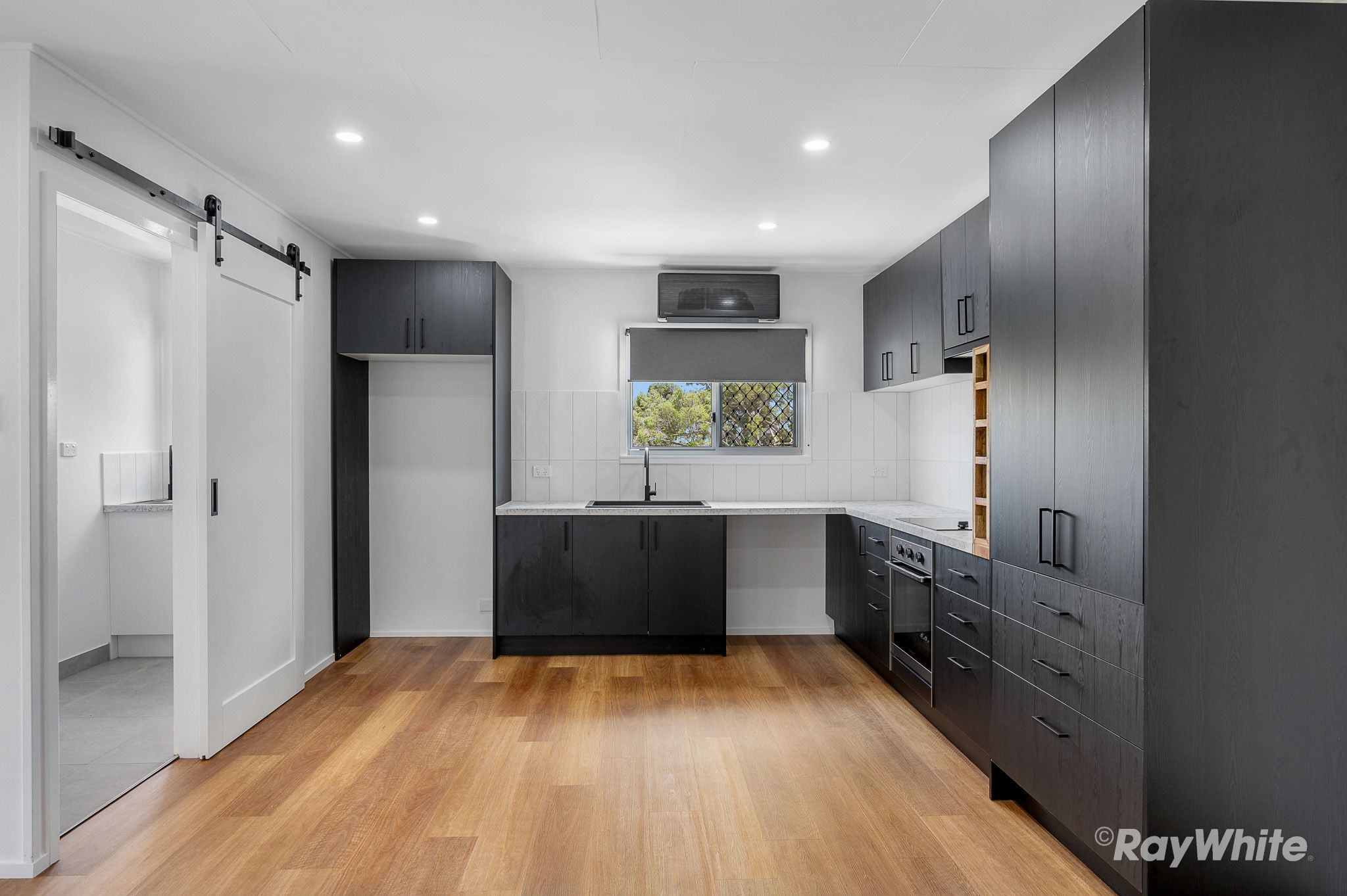 2/11 Rossella Street, West Gladstone, QLD 4680