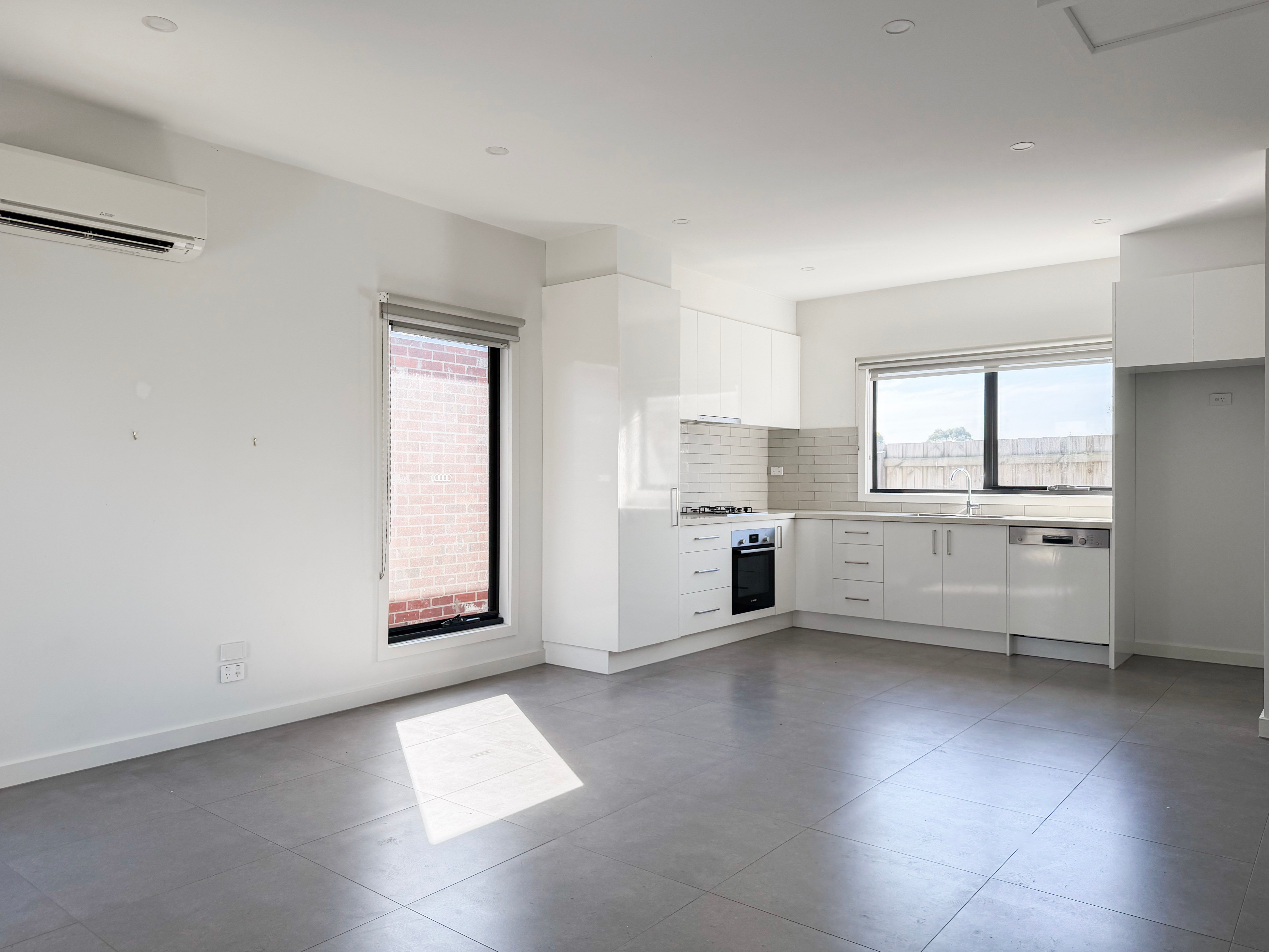 4/1 Odowd Street — photo 3 of 12