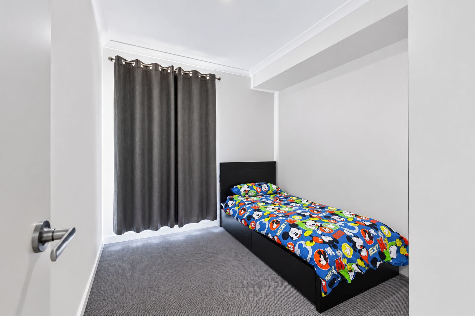 26 Camargue Street — photo 9 of 15