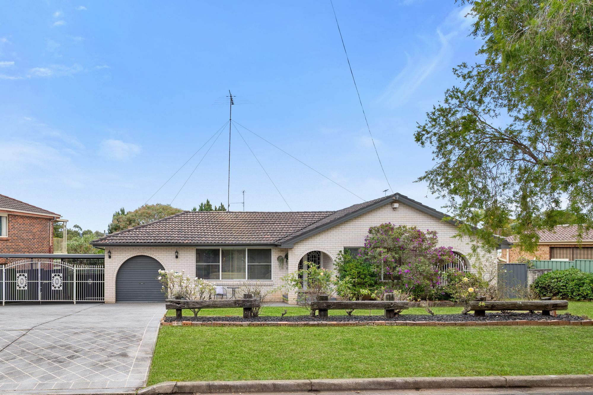 15 Lowanna Drive, South Penrith, NSW 2750