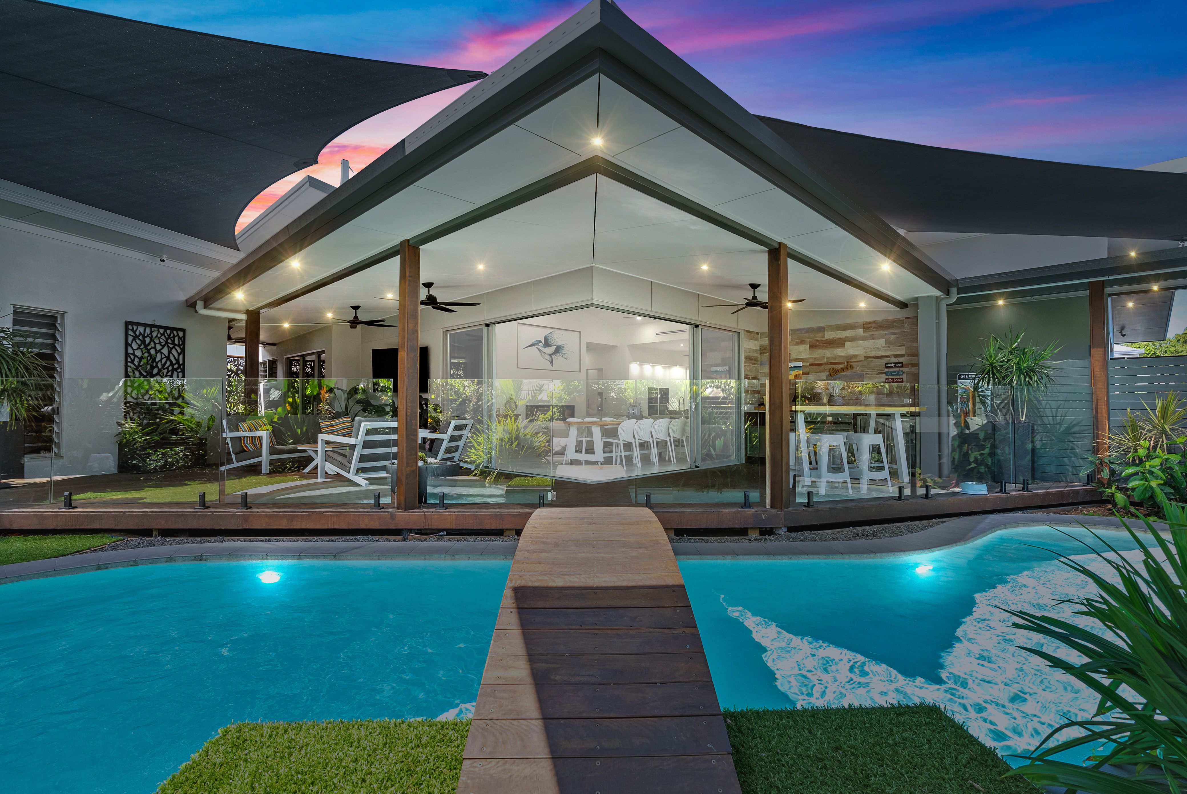 19 Seaside Parade, Palm Cove, QLD 4879