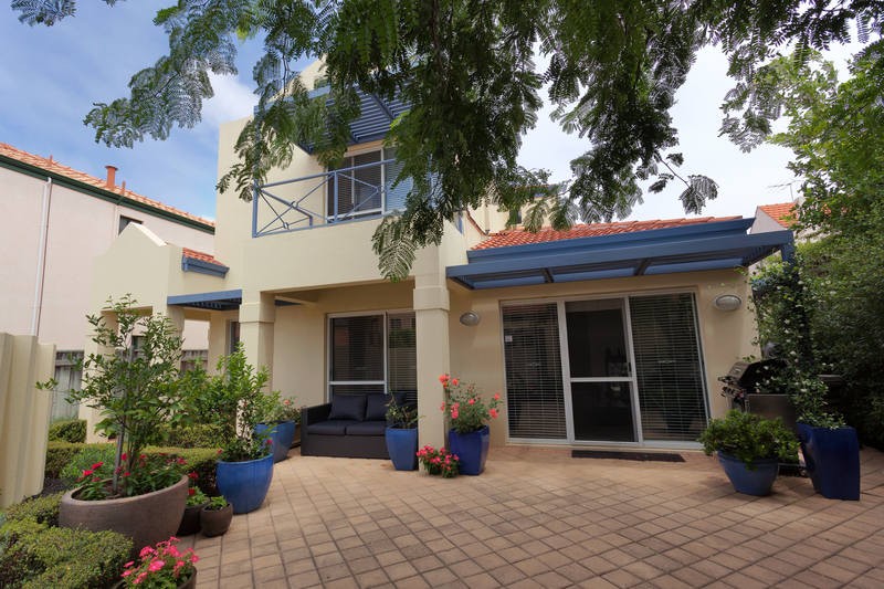 5 Cobea Court, Mount Claremont, WA 6010