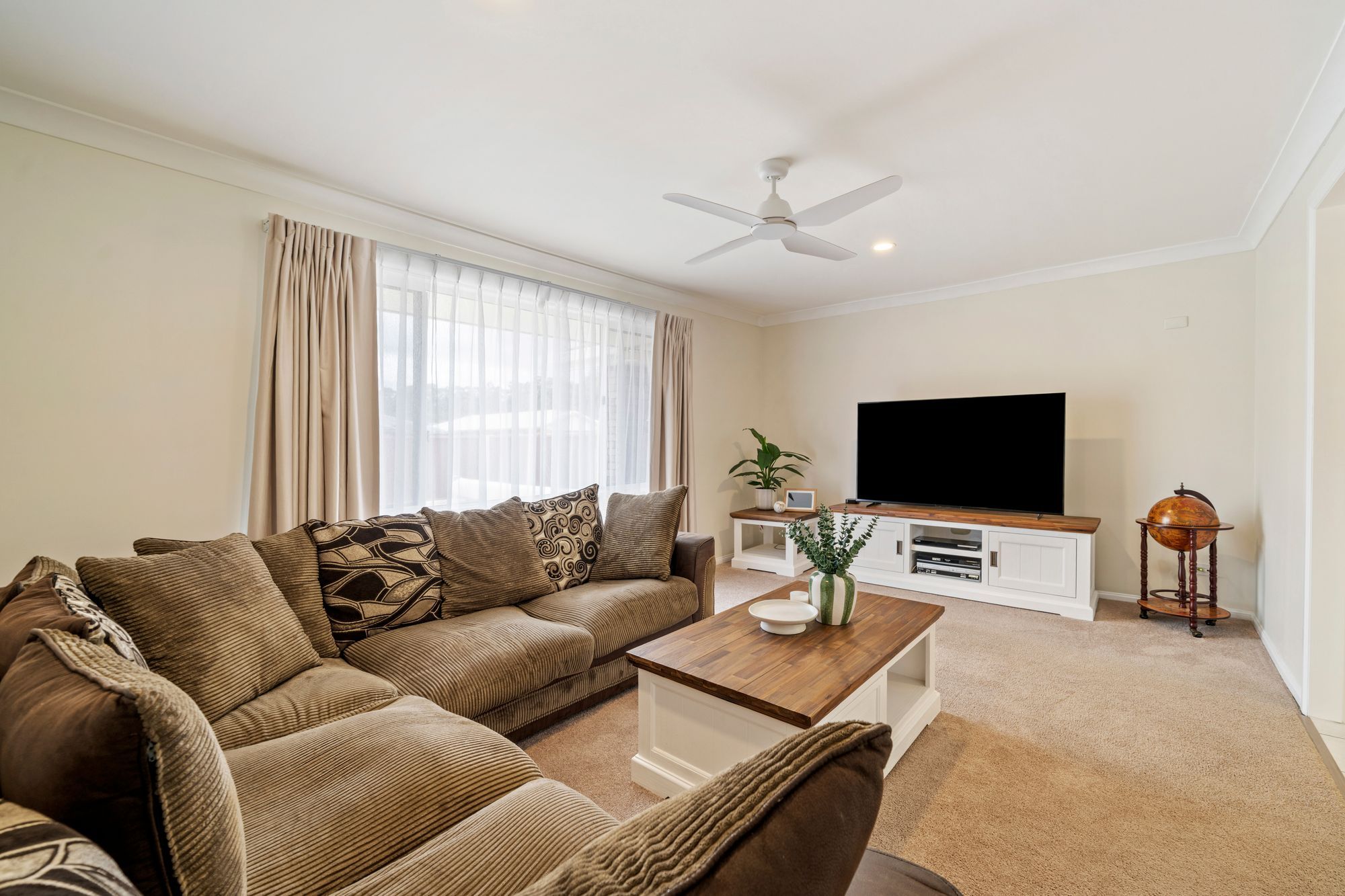 2 Hastings Crescent — photo 11 of 25